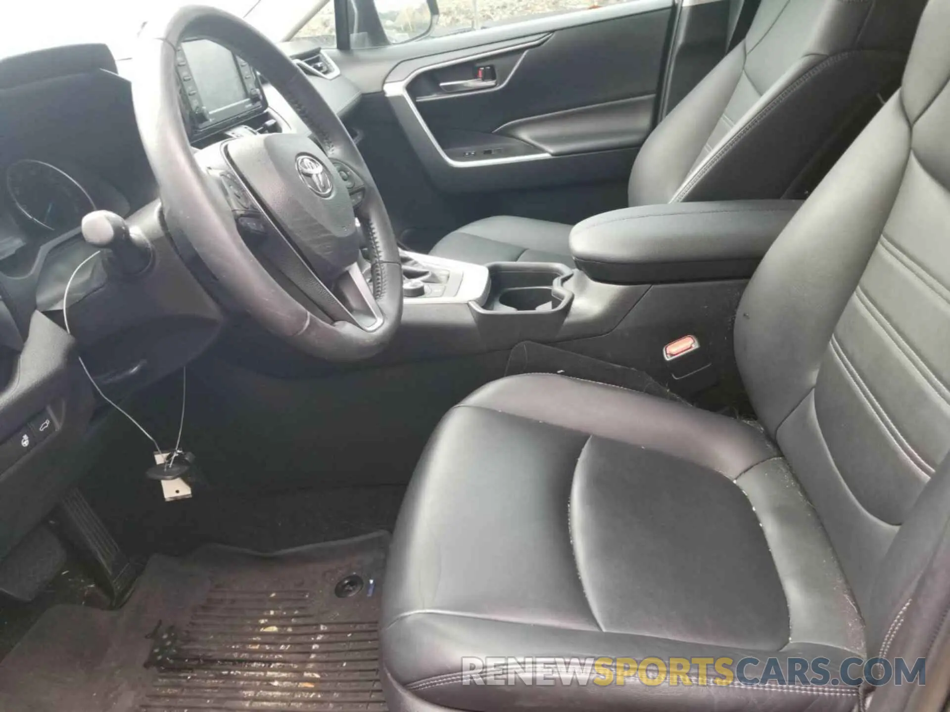 10 Photograph of a damaged car 4T3B6RFV5MU032099 TOYOTA RAV4 2021