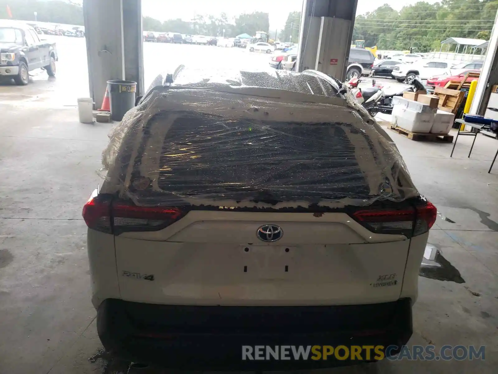 9 Photograph of a damaged car 4T3B6RFV5MU035326 TOYOTA RAV4 2021