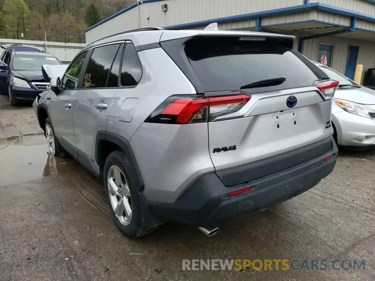 3 Photograph of a damaged car 4T3B6RFV6MU046724 TOYOTA RAV4 2021