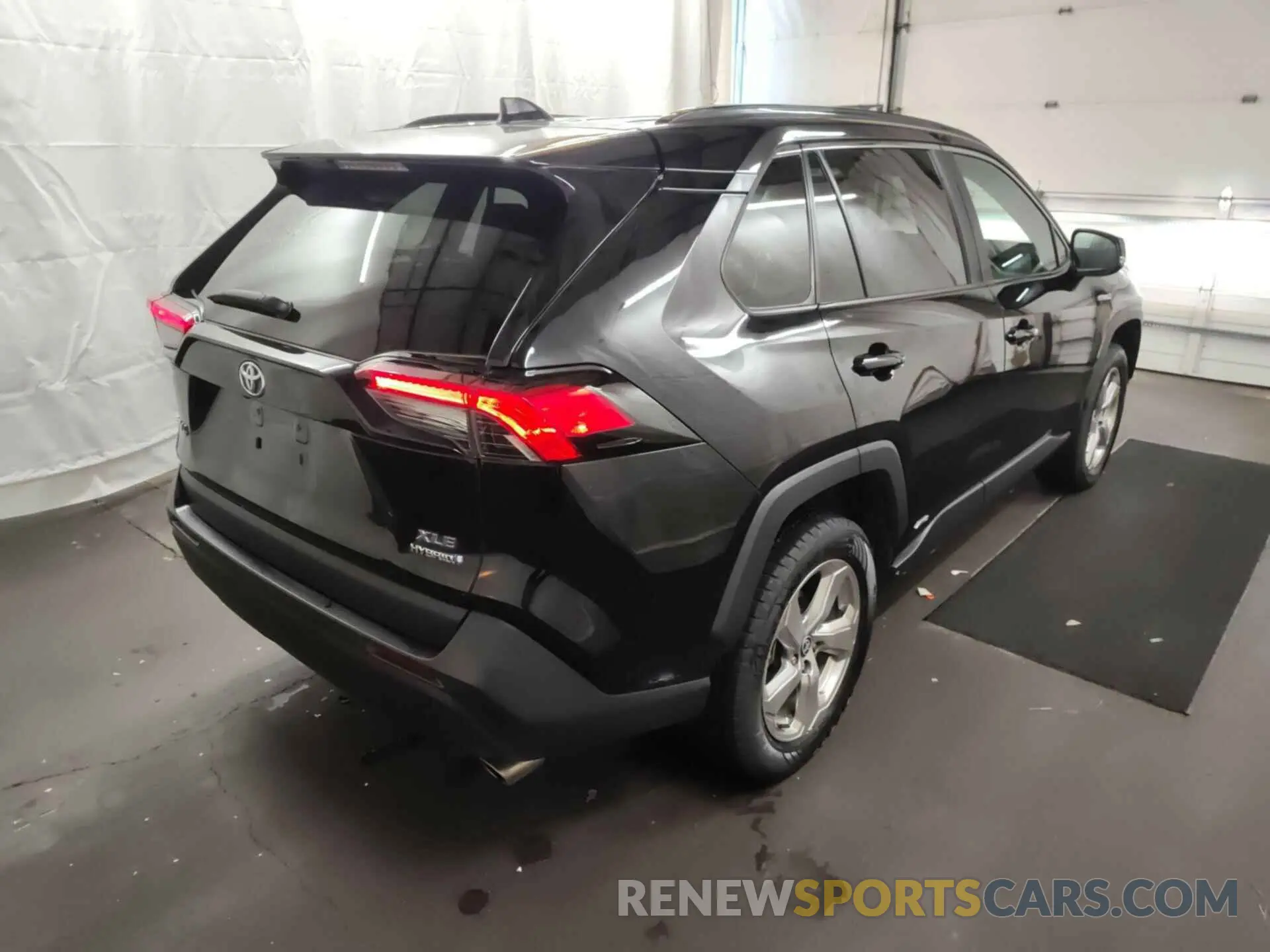 2 Photograph of a damaged car 4T3B6RFV7MU046439 TOYOTA RAV4 2021