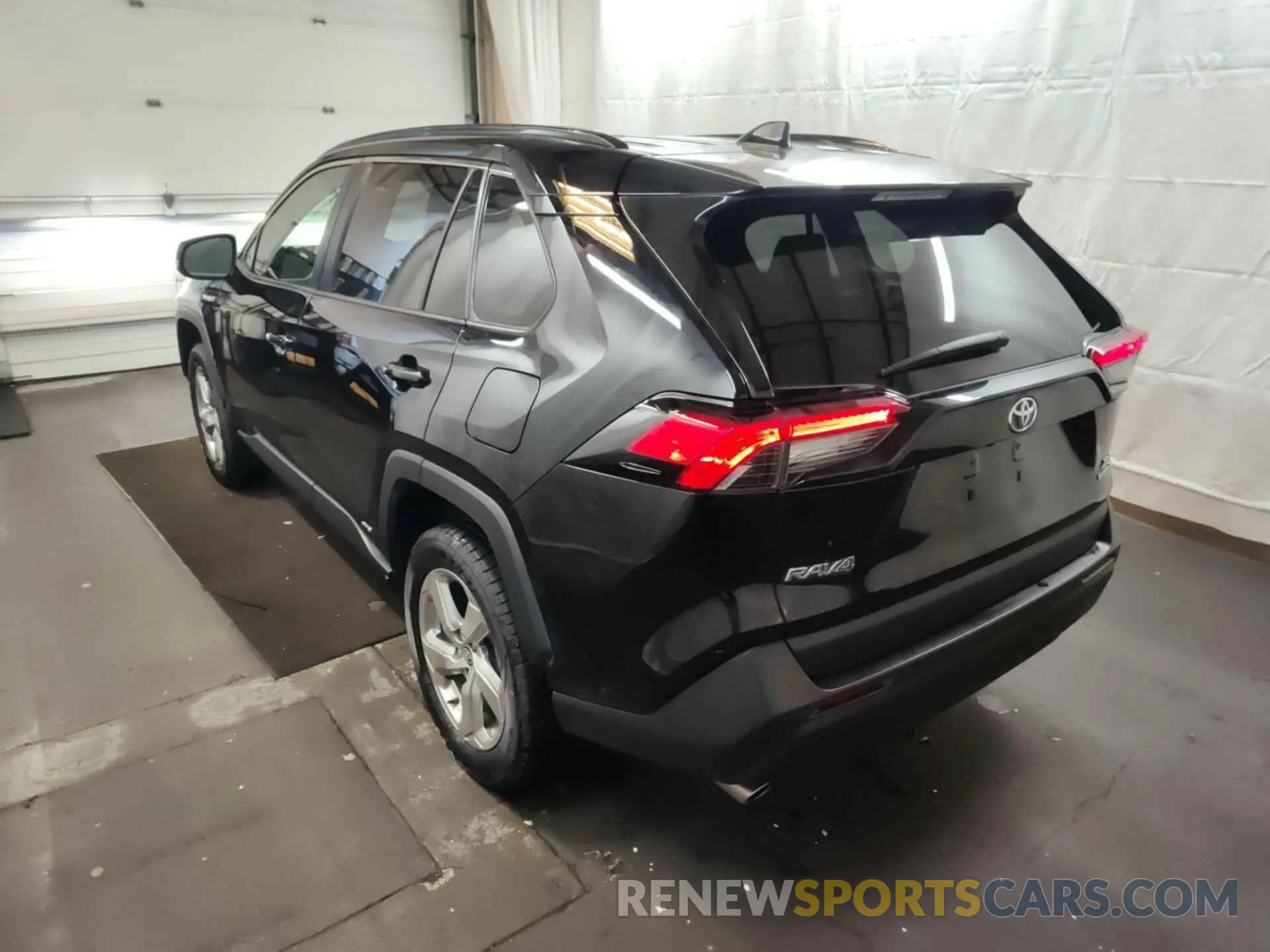 9 Photograph of a damaged car 4T3B6RFV7MU046439 TOYOTA RAV4 2021