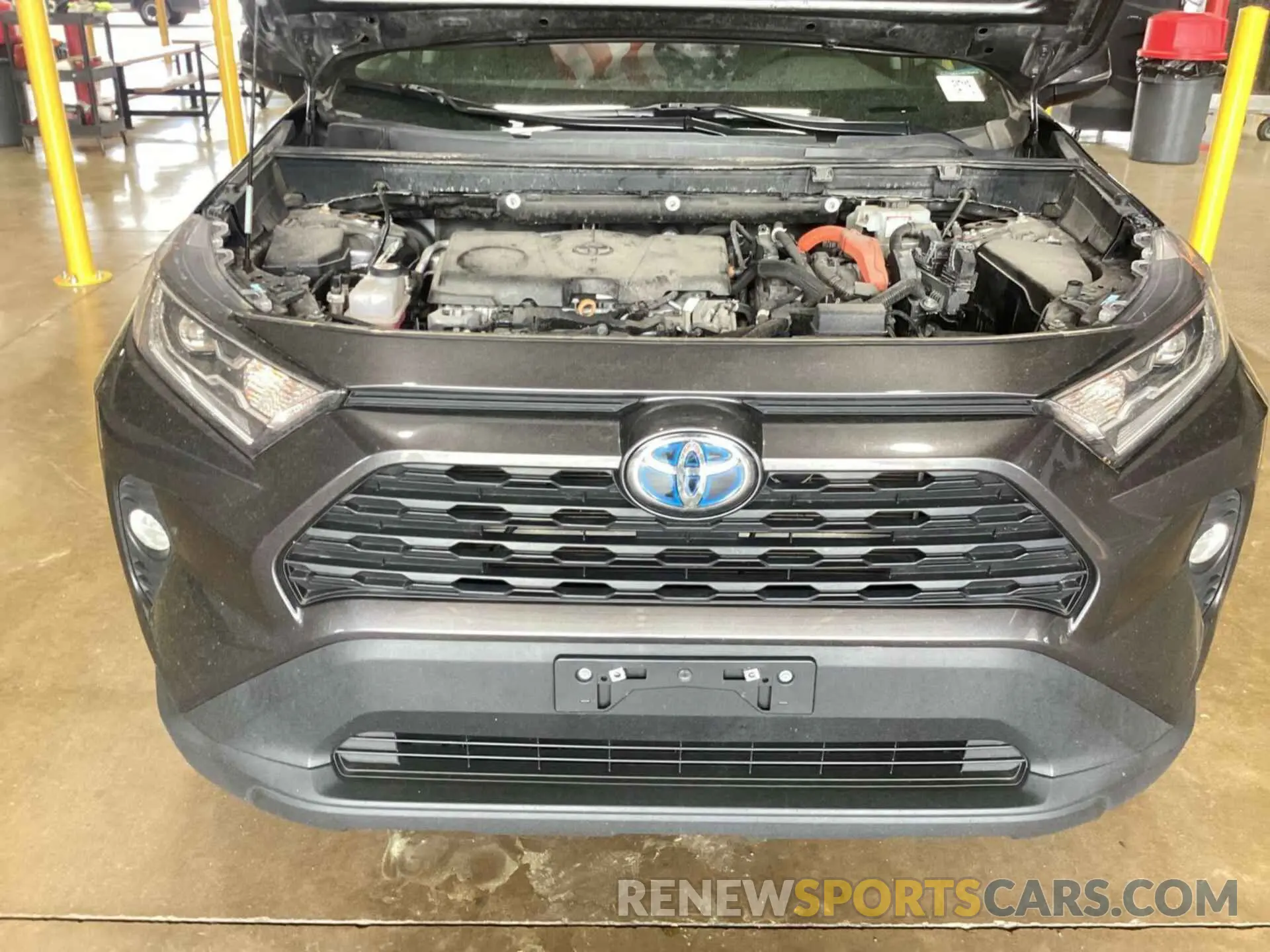 18 Photograph of a damaged car 4T3B6RFV7MU046845 TOYOTA RAV4 2021