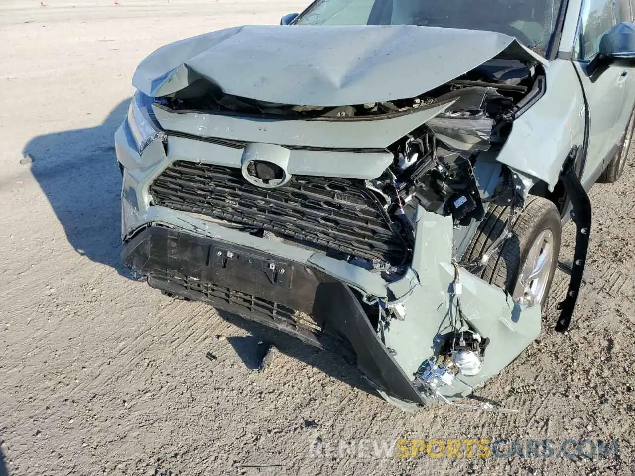 9 Photograph of a damaged car 4T3B6RFV8MU051231 TOYOTA RAV4 2021