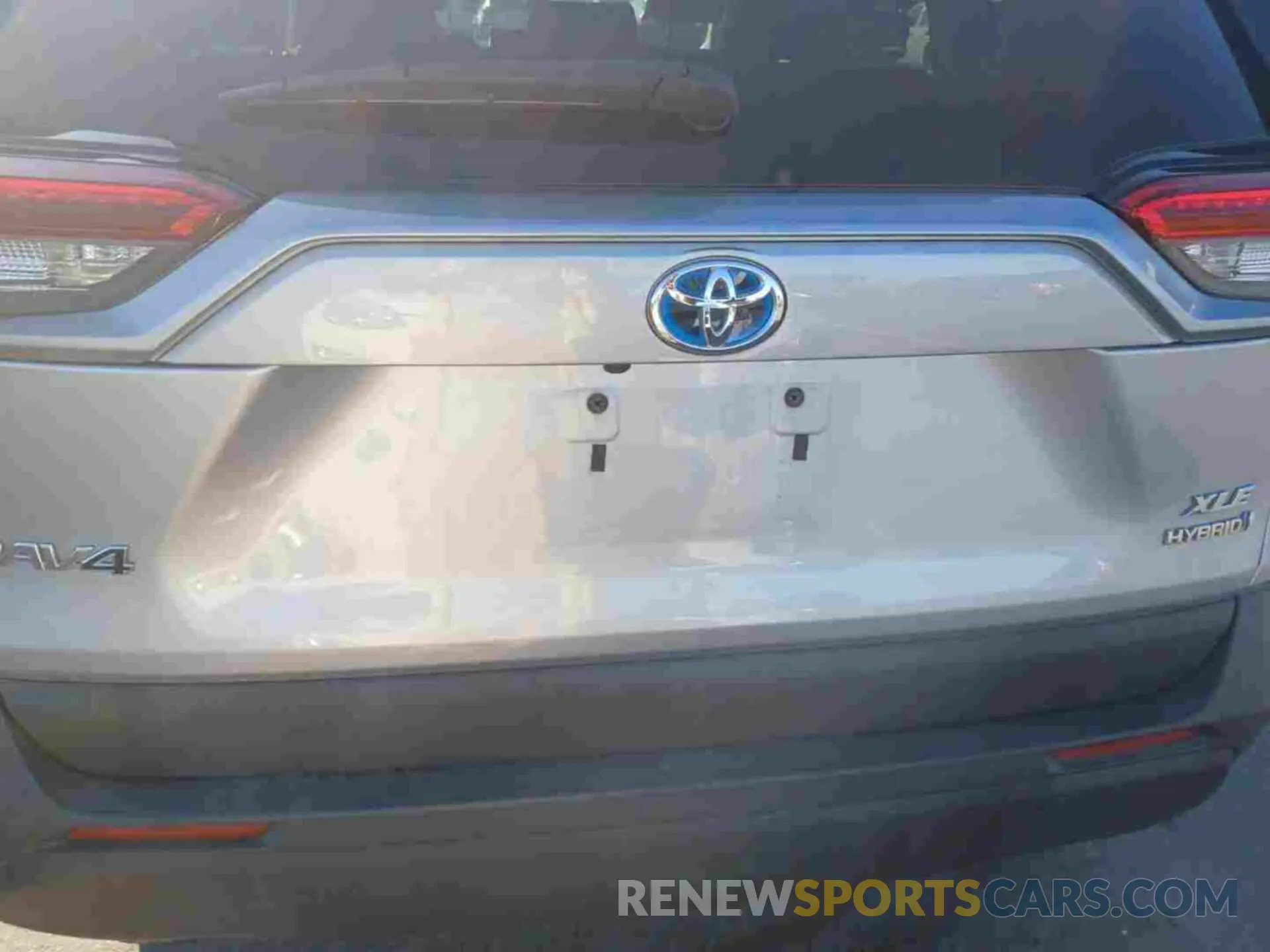 21 Photograph of a damaged car 4T3B6RFV9MU032378 TOYOTA RAV4 2021