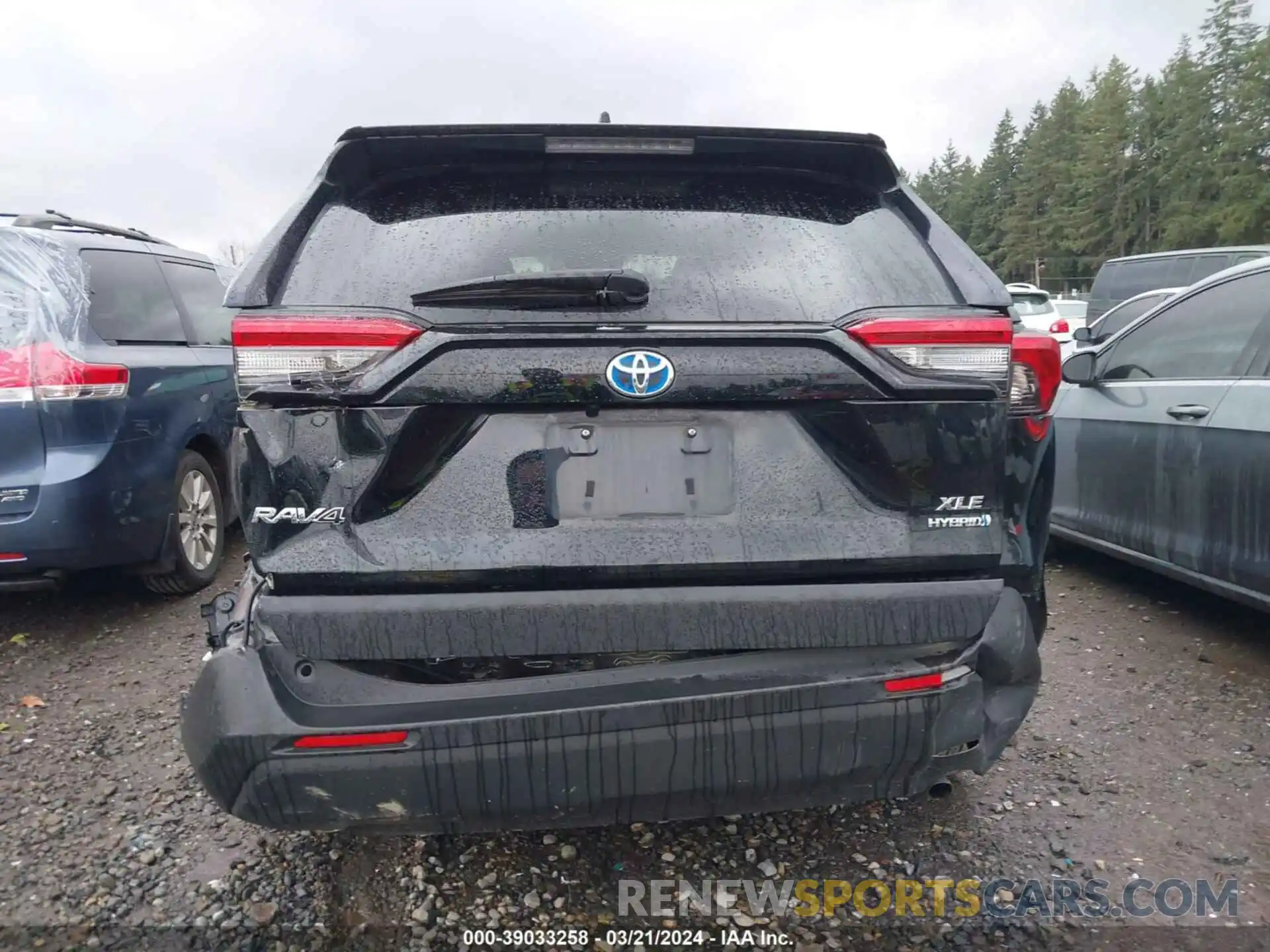 17 Photograph of a damaged car 4T3B6RFV9MU048838 TOYOTA RAV4 2021