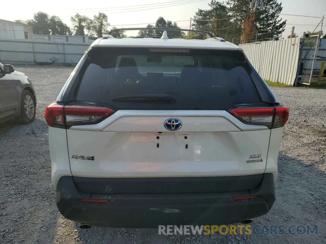 6 Photograph of a damaged car 4T3B6RFVXMU016352 TOYOTA RAV4 2021