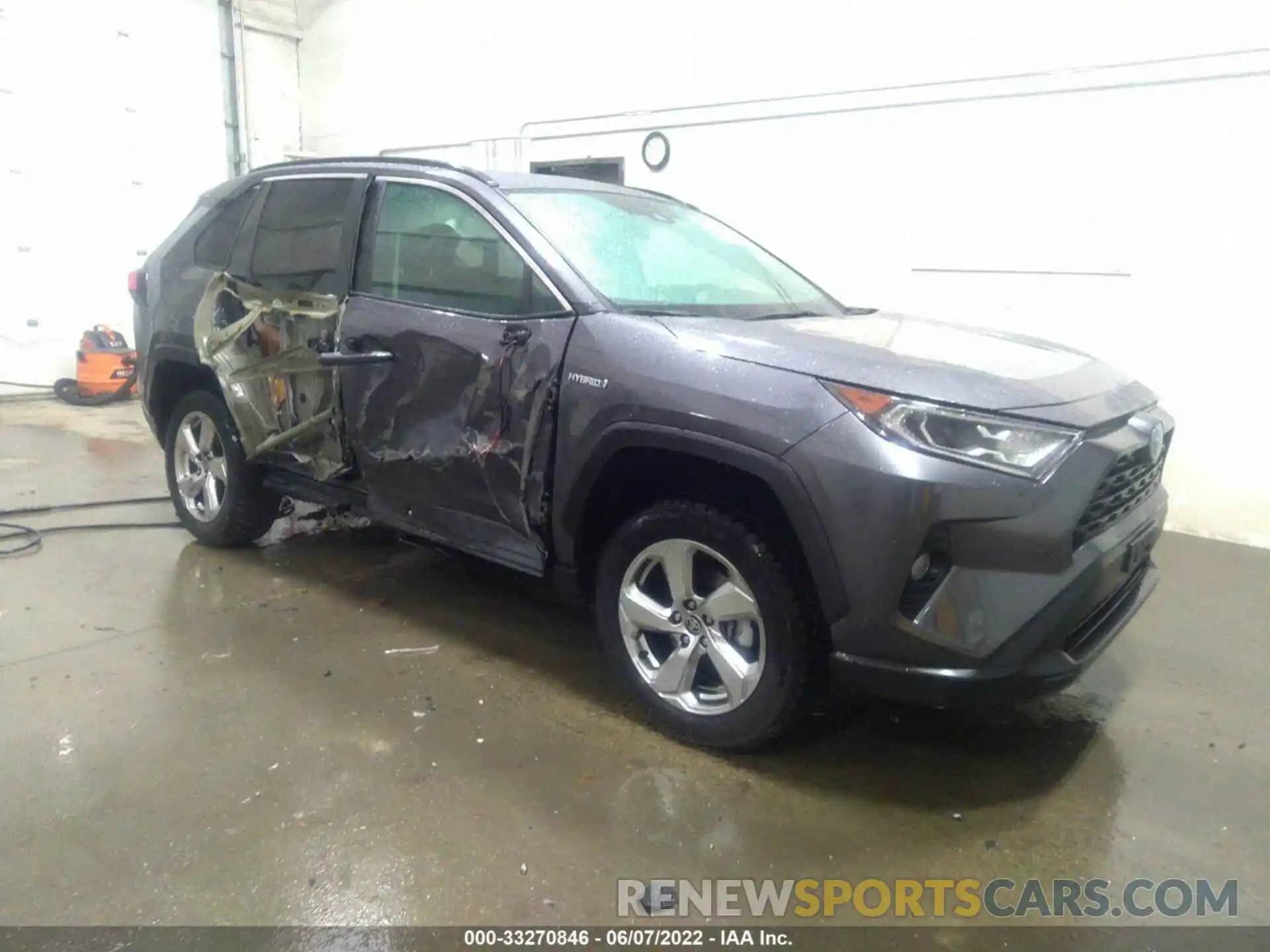 1 Photograph of a damaged car 4T3B6RFVXMU038187 TOYOTA RAV4 2021