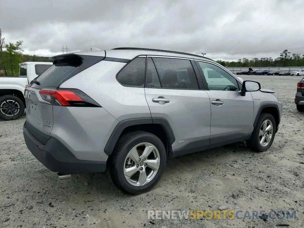 3 Photograph of a damaged car 4T3B6RFVXMU039033 TOYOTA RAV4 2021