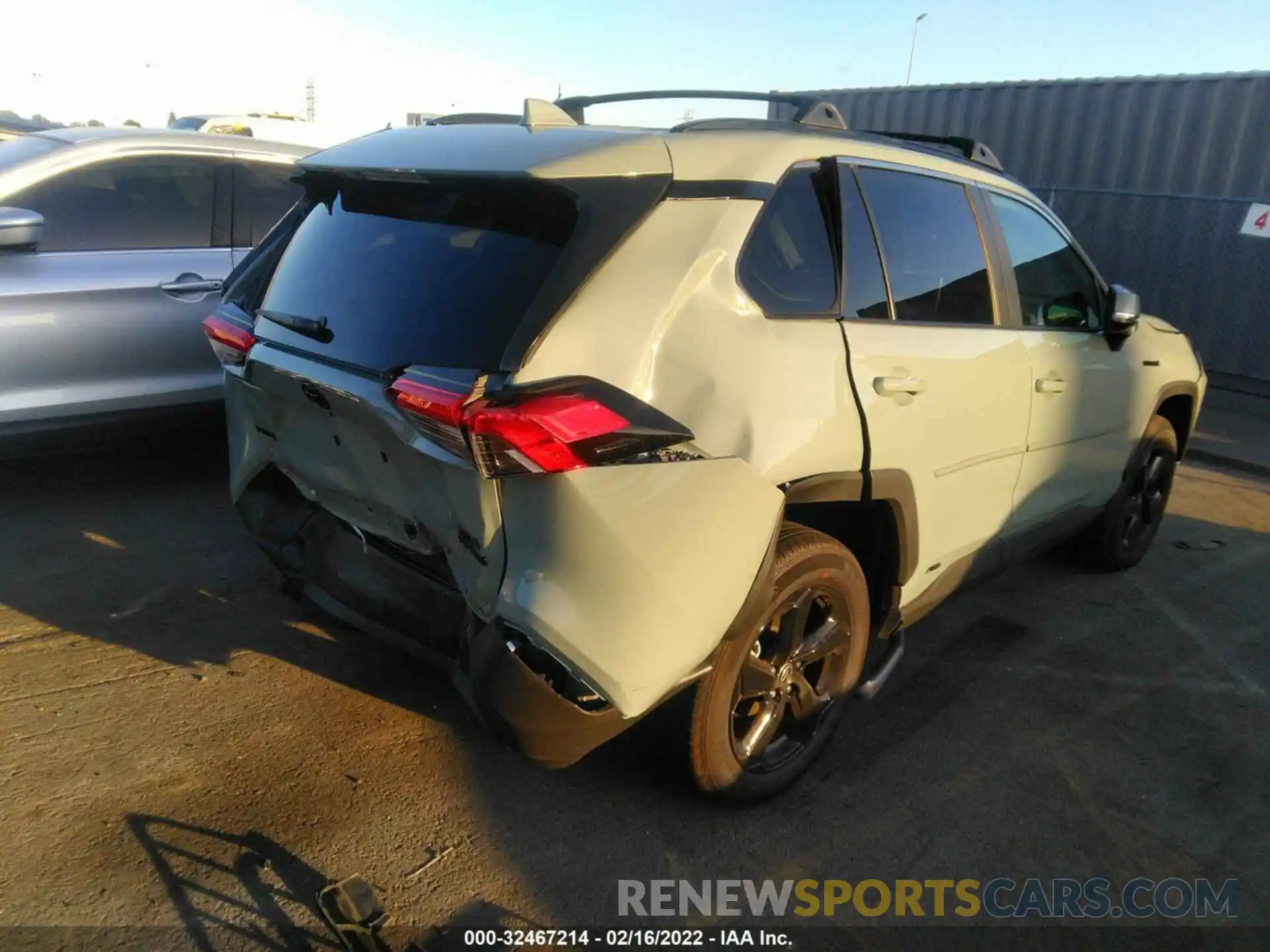 4 Photograph of a damaged car 4T3B6RFVXMU051876 TOYOTA RAV4 2021