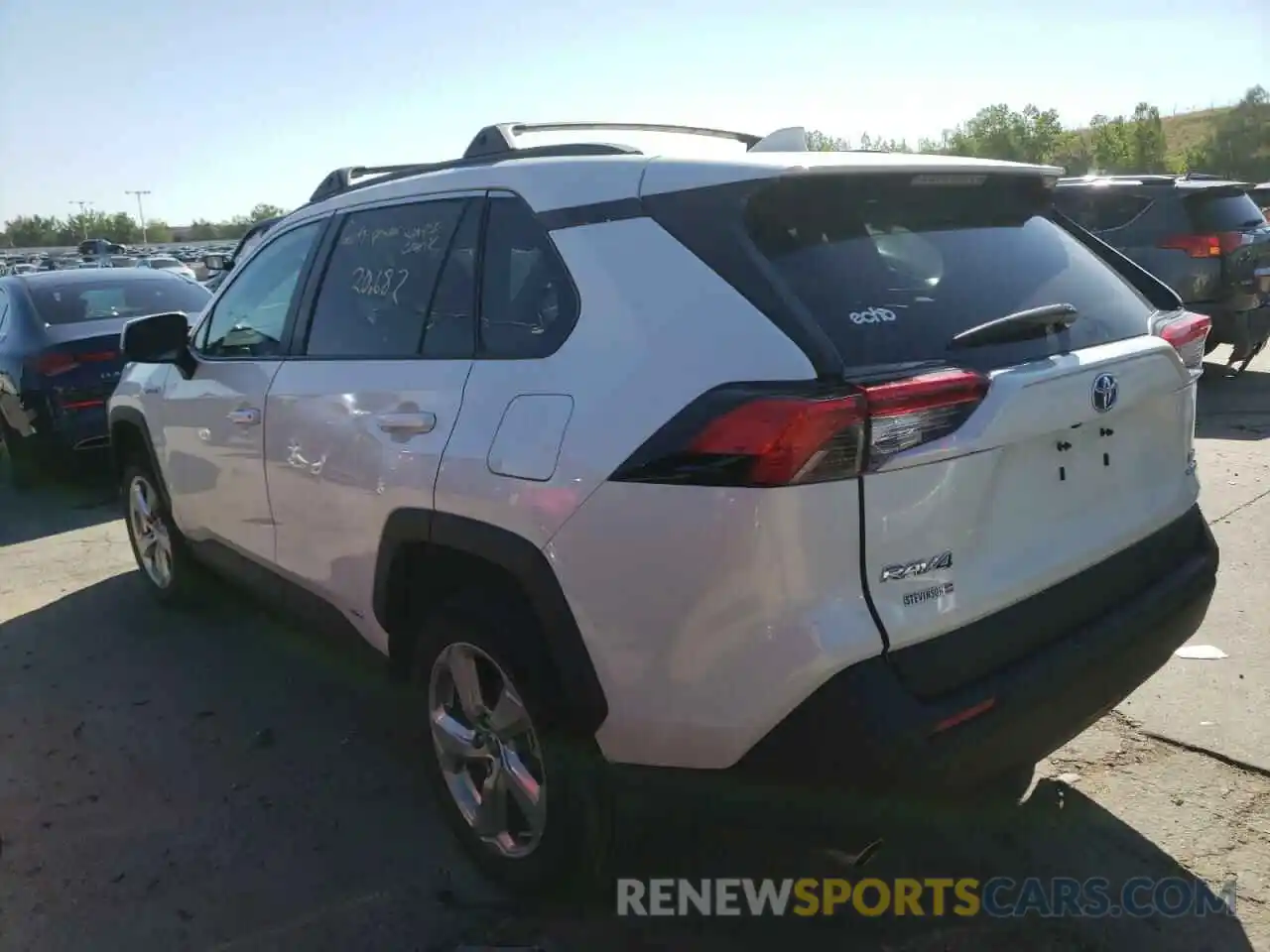 3 Photograph of a damaged car 4T3B6RFVXMU052946 TOYOTA RAV4 2021