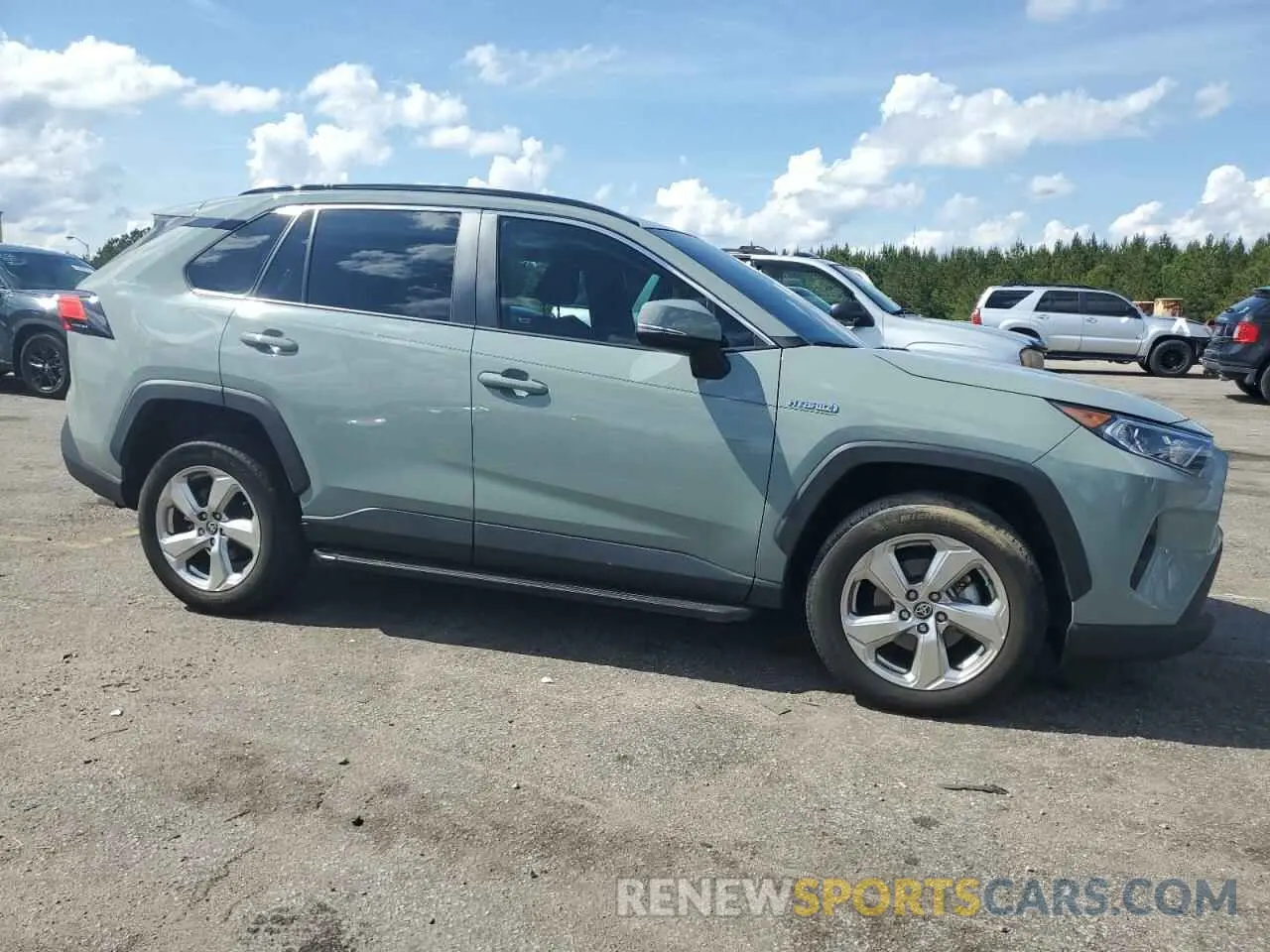 4 Photograph of a damaged car 4T3B6RFVXMU055068 TOYOTA RAV4 2021