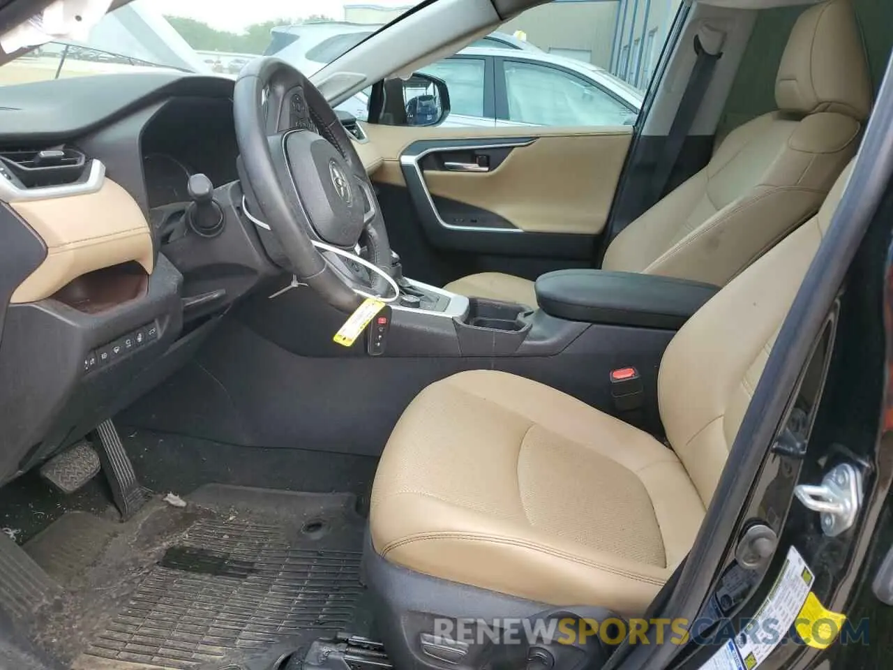 7 Photograph of a damaged car 4T3D6RFV0MU018779 TOYOTA RAV4 2021