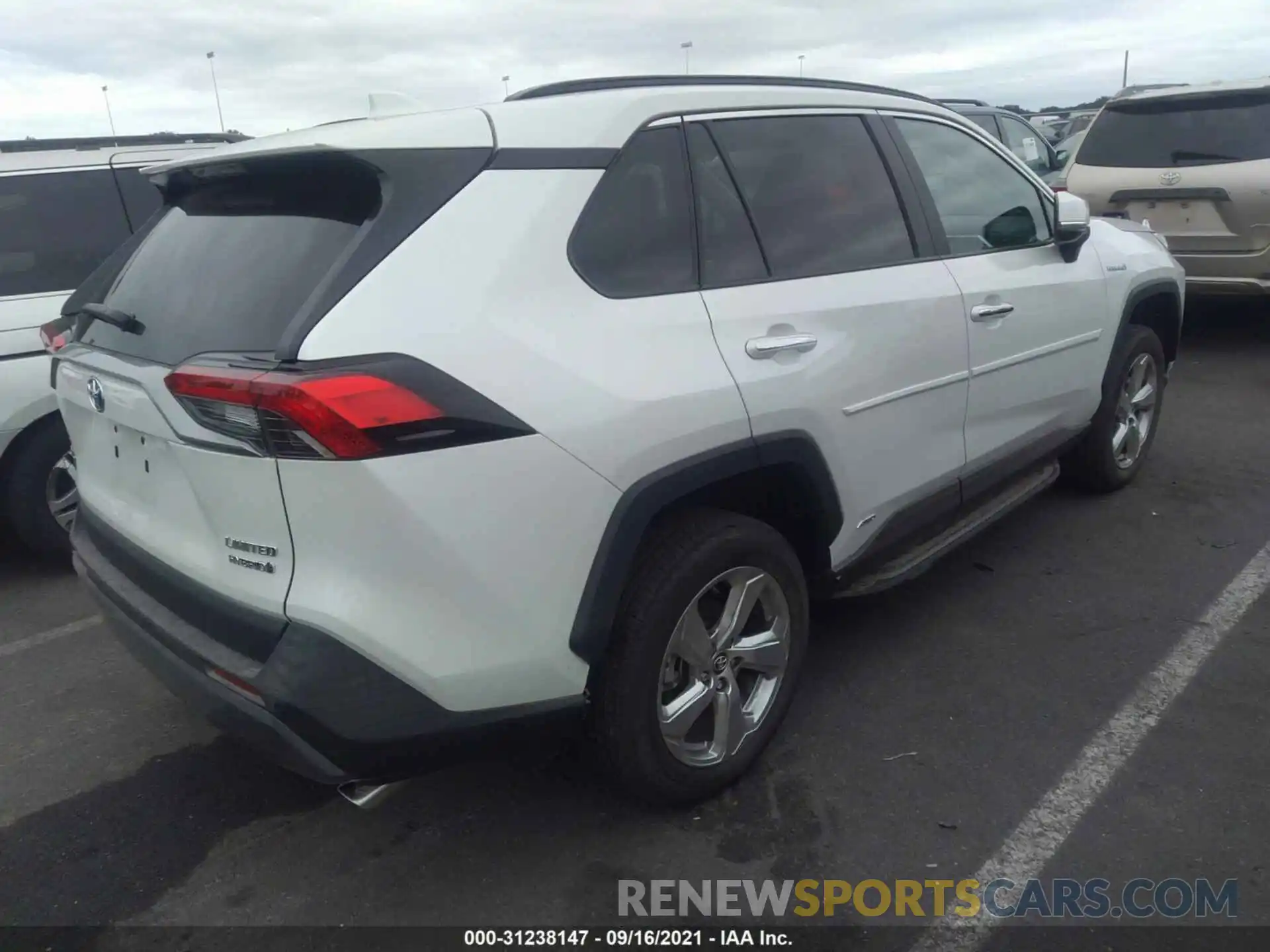 4 Photograph of a damaged car 4T3D6RFV0MU022928 TOYOTA RAV4 2021