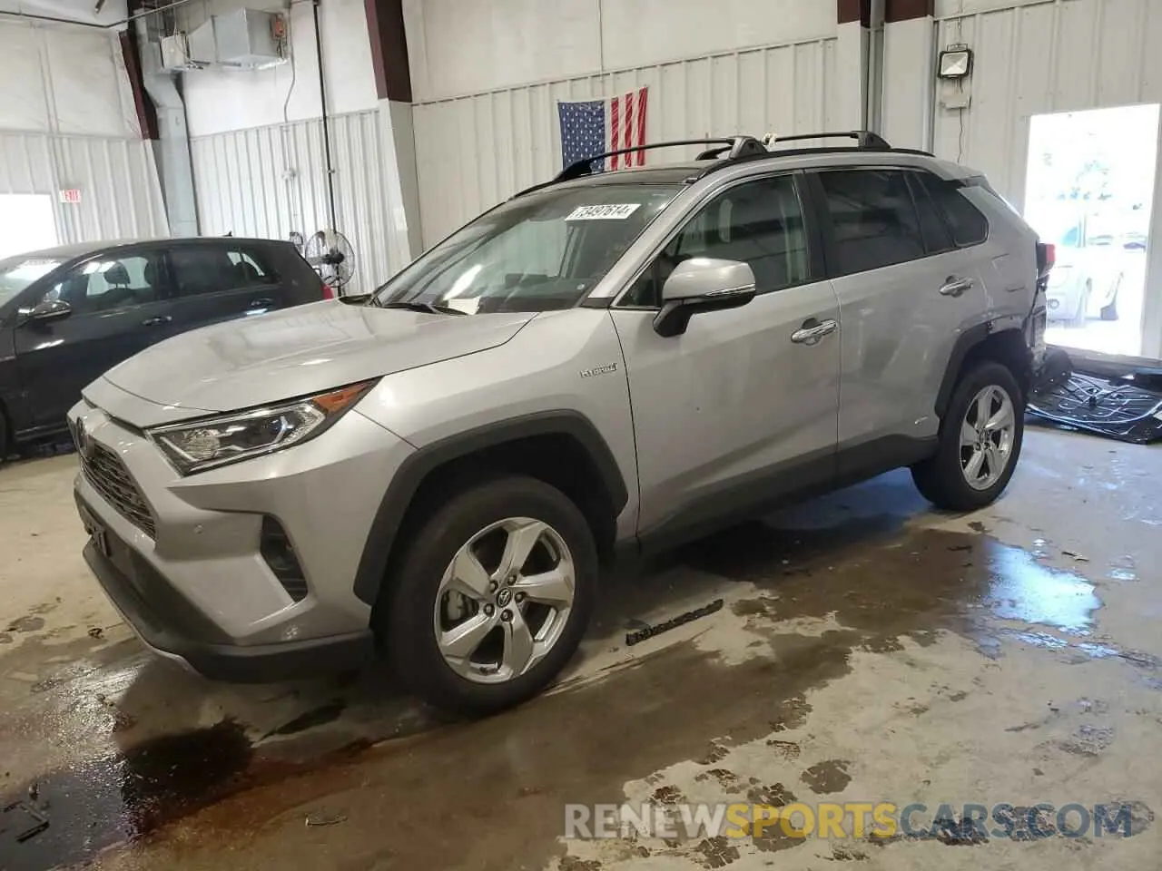 1 Photograph of a damaged car 4T3D6RFV1MU024994 TOYOTA RAV4 2021