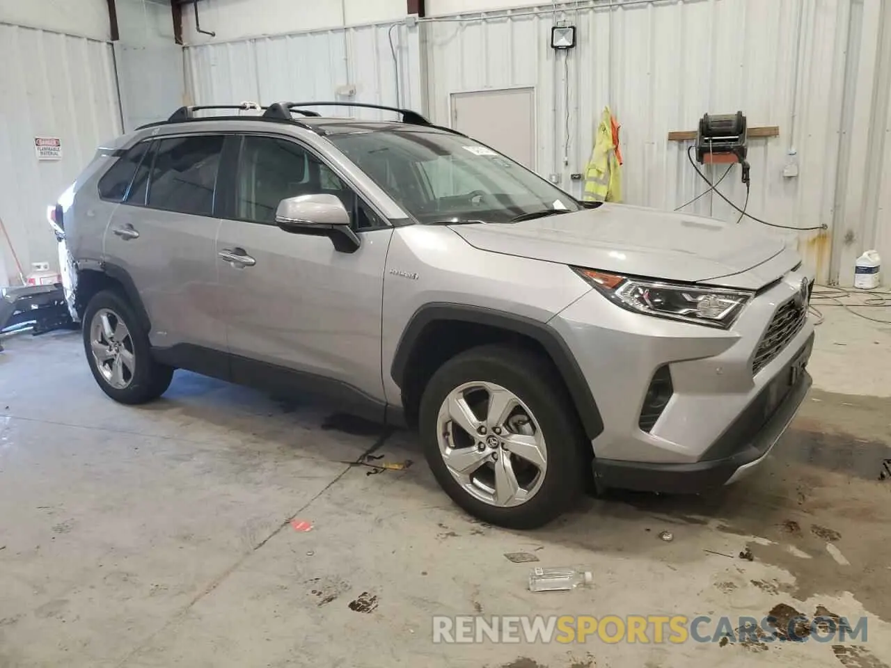 4 Photograph of a damaged car 4T3D6RFV1MU024994 TOYOTA RAV4 2021