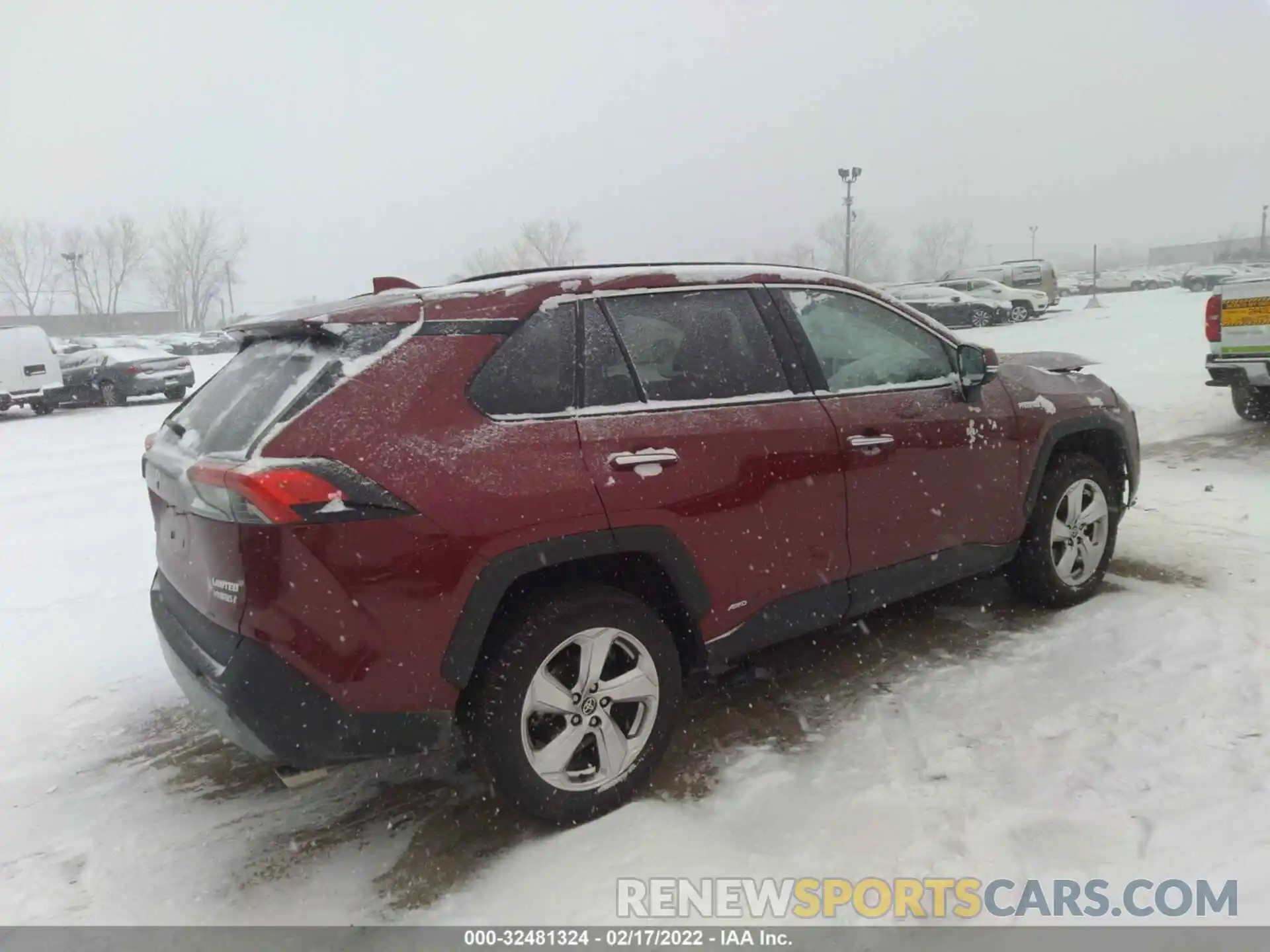 4 Photograph of a damaged car 4T3D6RFV1MU033596 TOYOTA RAV4 2021