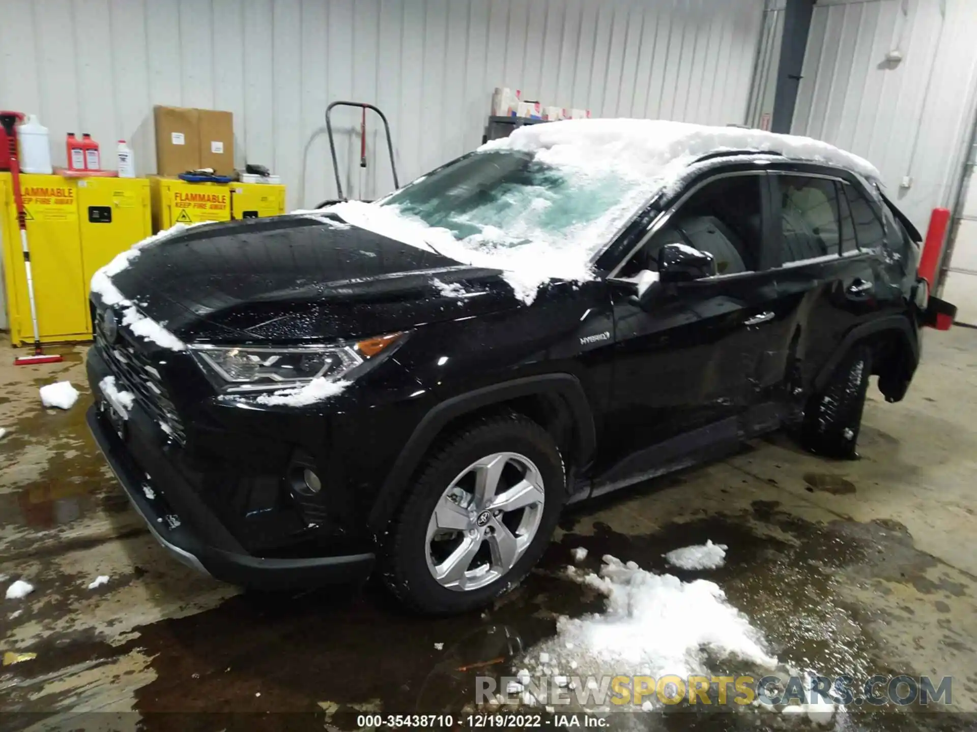 2 Photograph of a damaged car 4T3D6RFV1MU042833 TOYOTA RAV4 2021