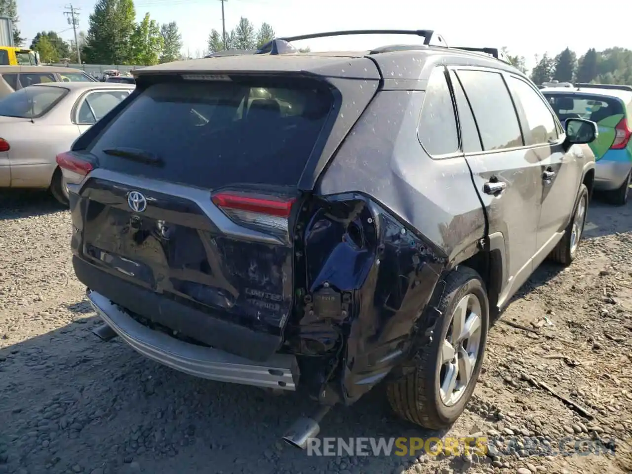 4 Photograph of a damaged car 4T3D6RFV1MU043769 TOYOTA RAV4 2021