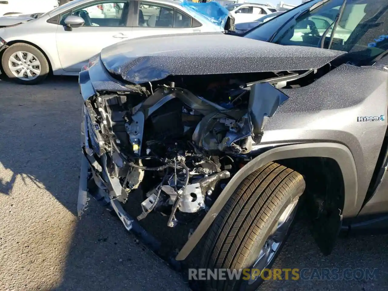 9 Photograph of a damaged car 4T3D6RFV1MU063696 TOYOTA RAV4 2021