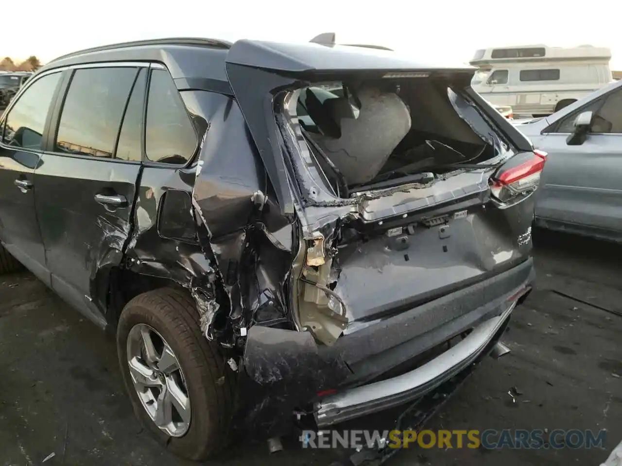 9 Photograph of a damaged car 4T3D6RFV2MU059964 TOYOTA RAV4 2021