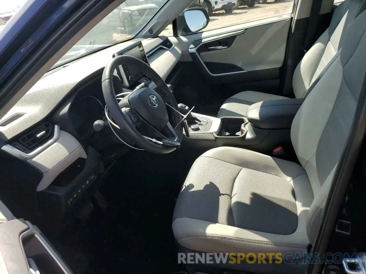 7 Photograph of a damaged car 4T3D6RFV3MU032207 TOYOTA RAV4 2021