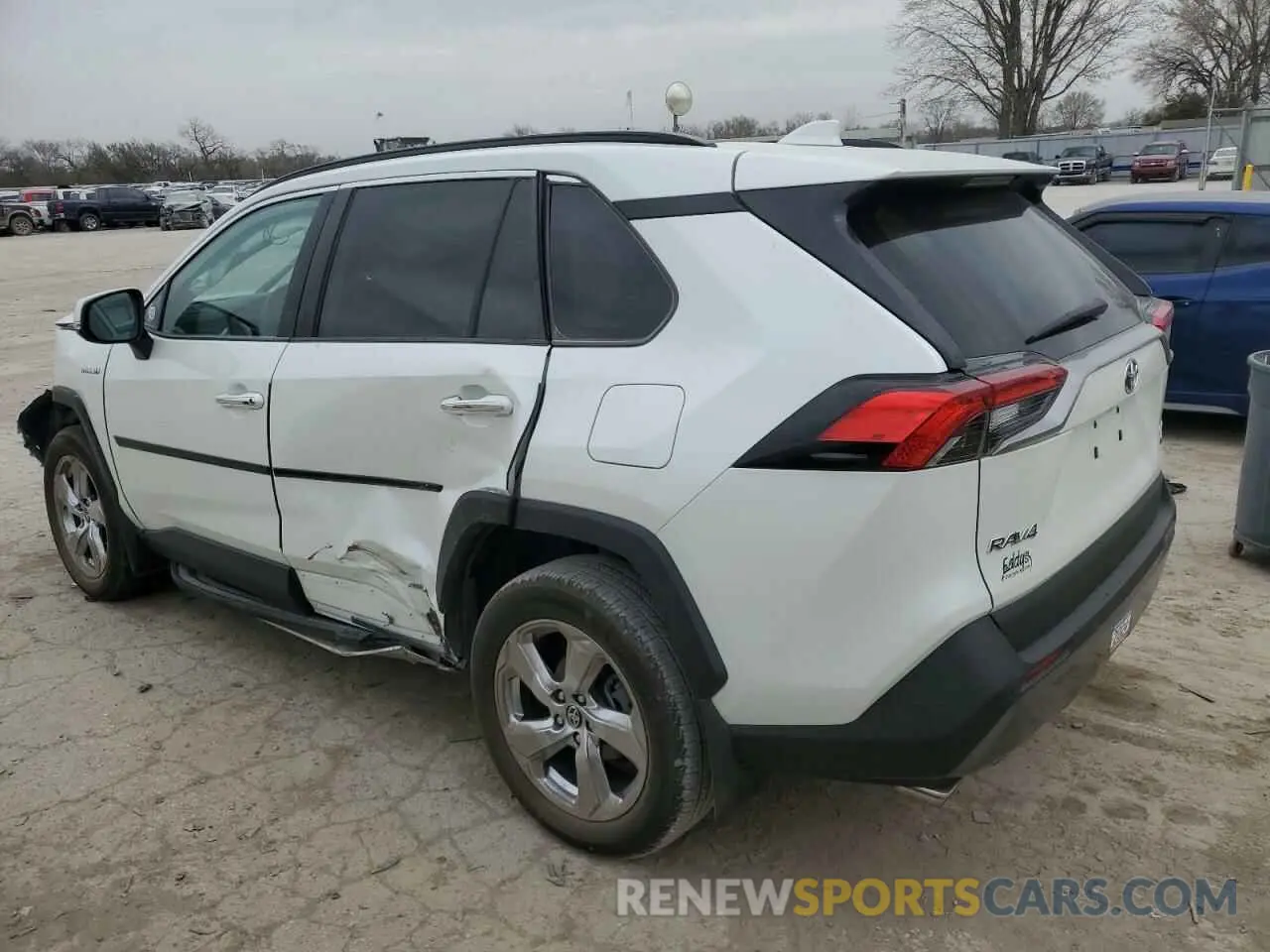 2 Photograph of a damaged car 4T3D6RFV4MU050070 TOYOTA RAV4 2021
