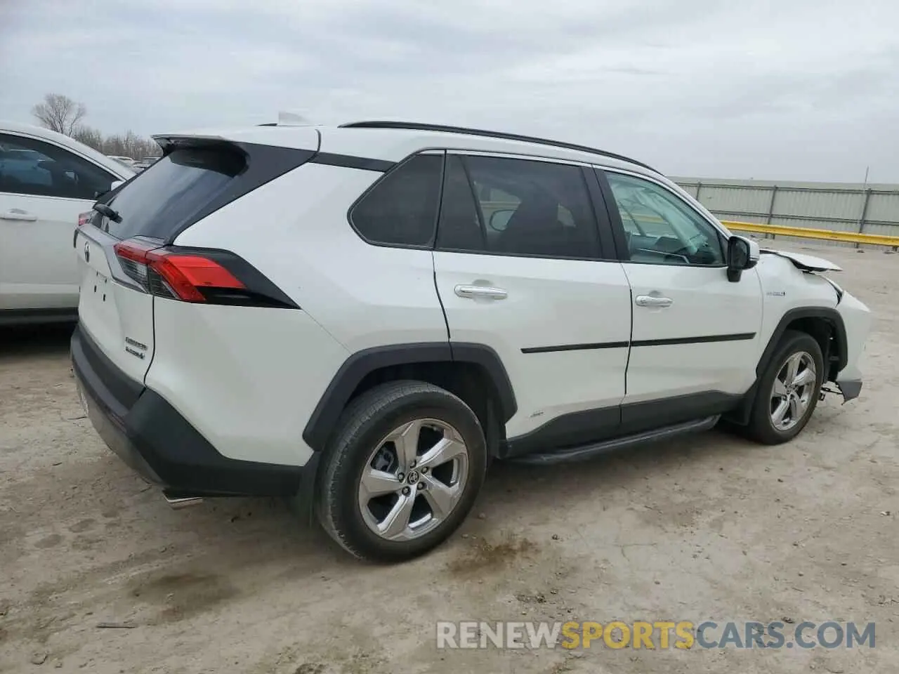 3 Photograph of a damaged car 4T3D6RFV4MU050070 TOYOTA RAV4 2021