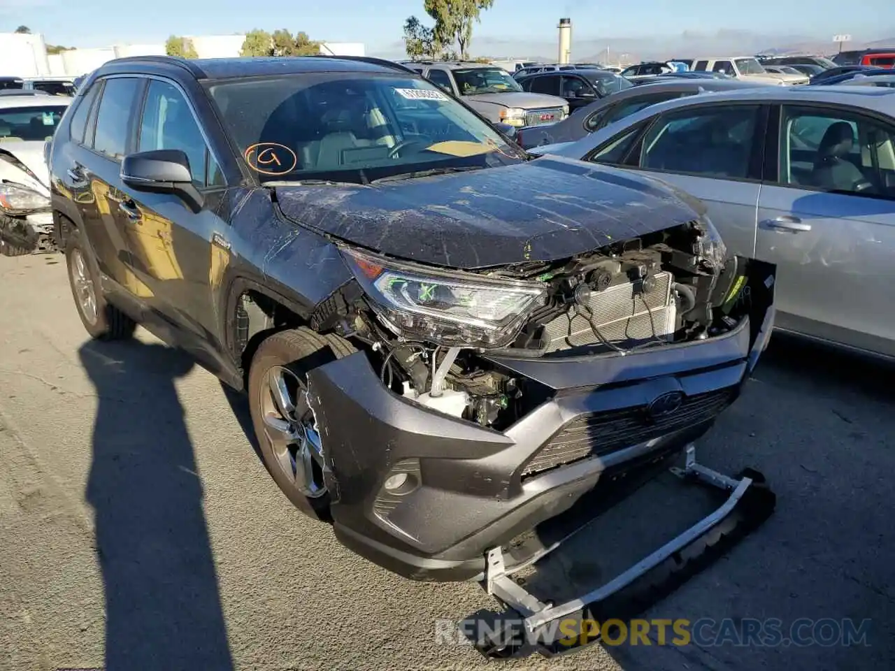 1 Photograph of a damaged car 4T3D6RFV4MU062929 TOYOTA RAV4 2021