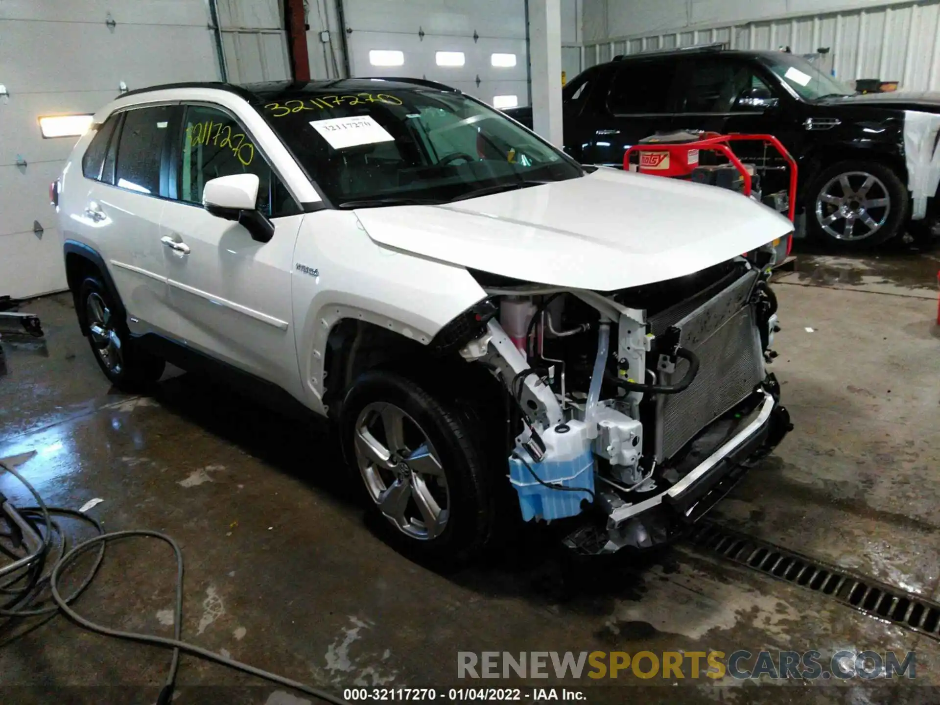 1 Photograph of a damaged car 4T3D6RFV7MU017340 TOYOTA RAV4 2021