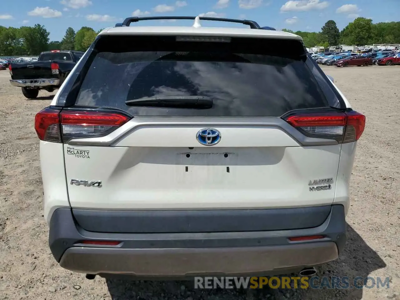 6 Photograph of a damaged car 4T3D6RFV9MU037444 TOYOTA RAV4 2021