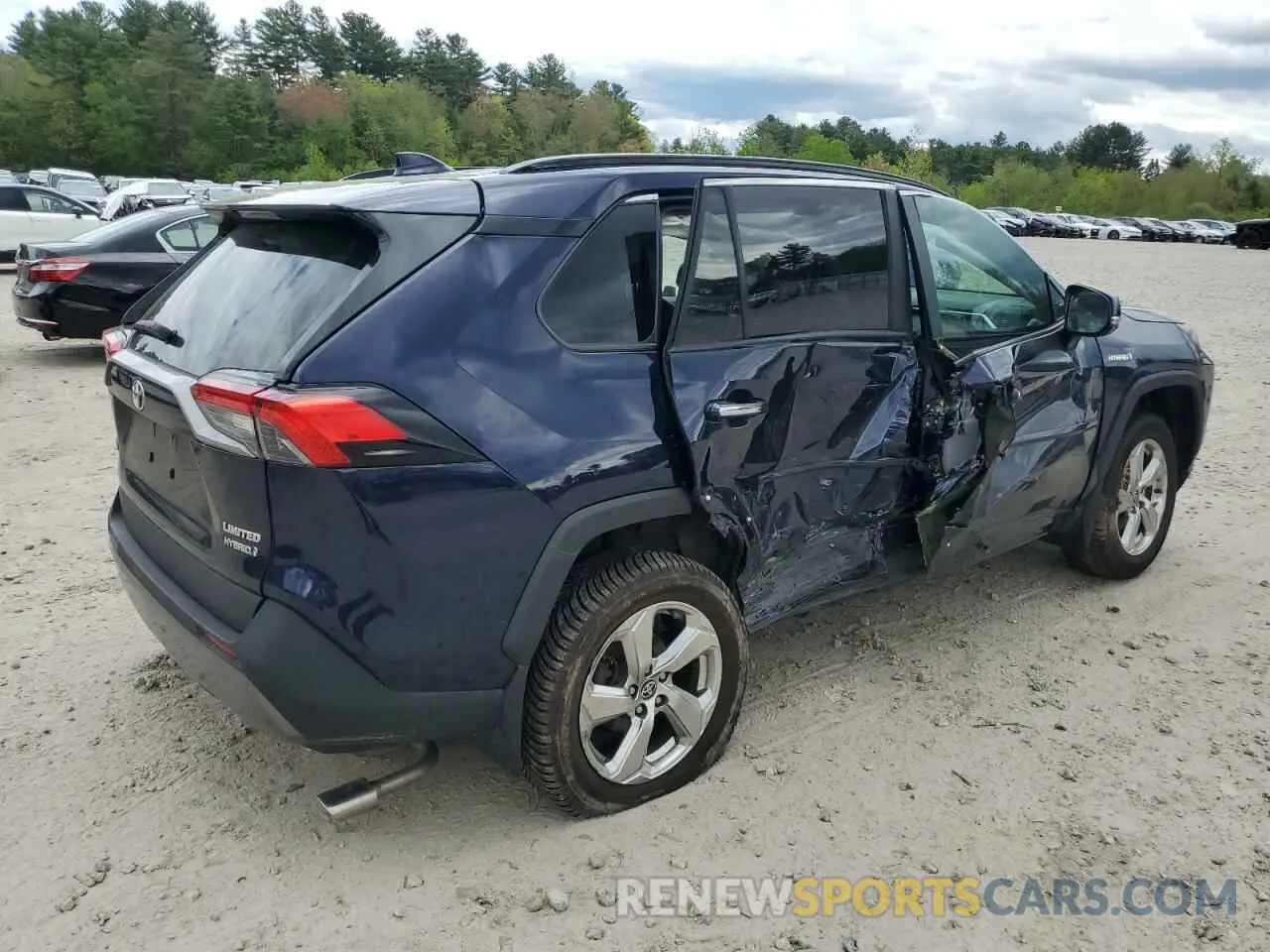 3 Photograph of a damaged car 4T3D6RFV9MU045754 TOYOTA RAV4 2021