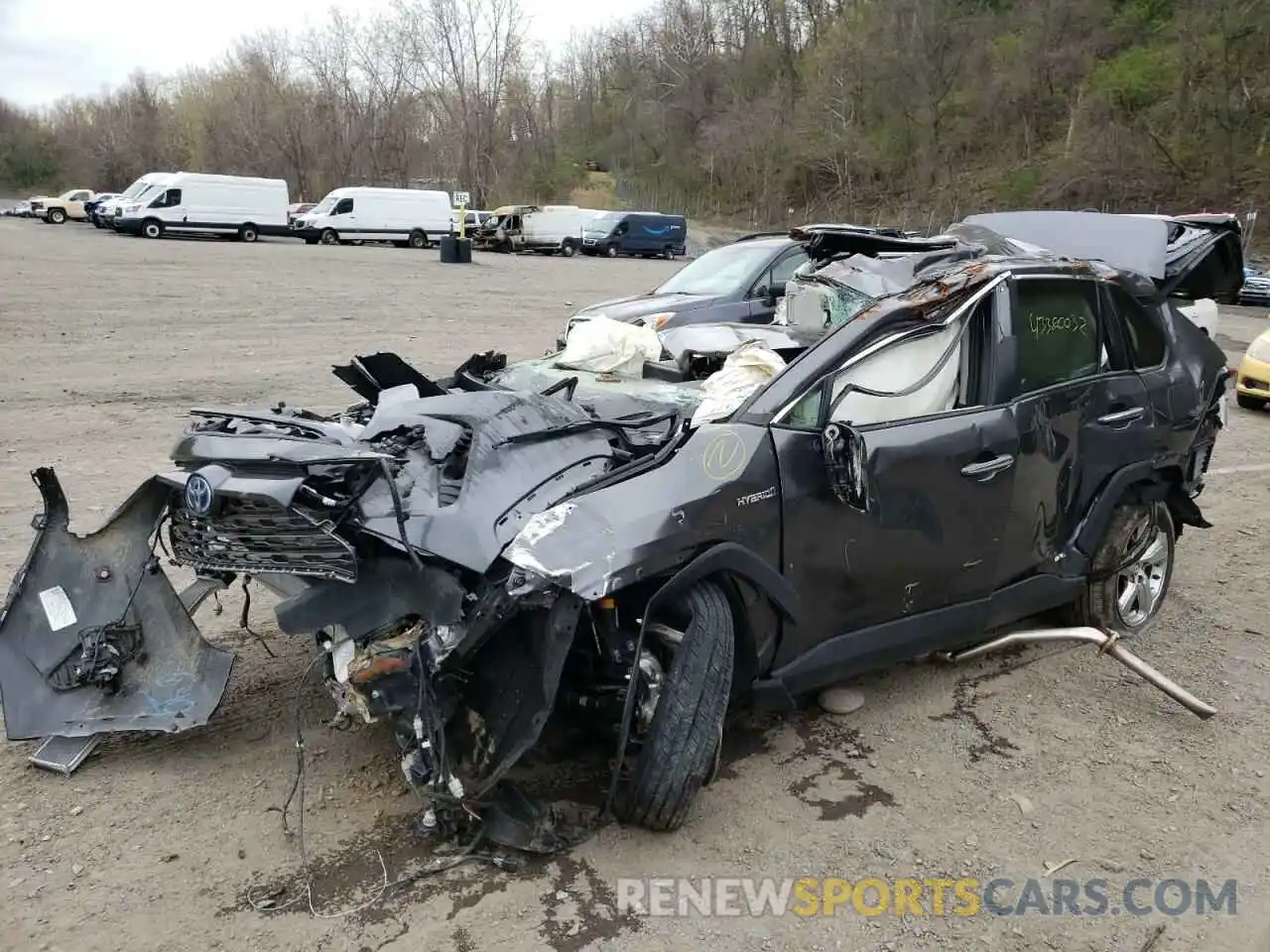 2 Photograph of a damaged car 4T3D6RFVXMU011080 TOYOTA RAV4 2021