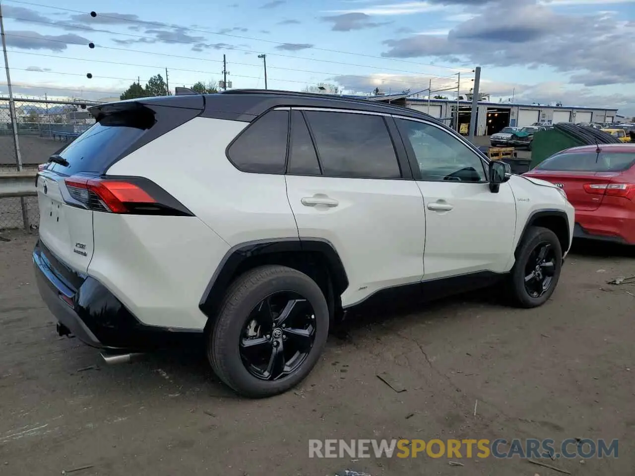 3 Photograph of a damaged car 4T3E6RFV0MU032833 TOYOTA RAV4 2021