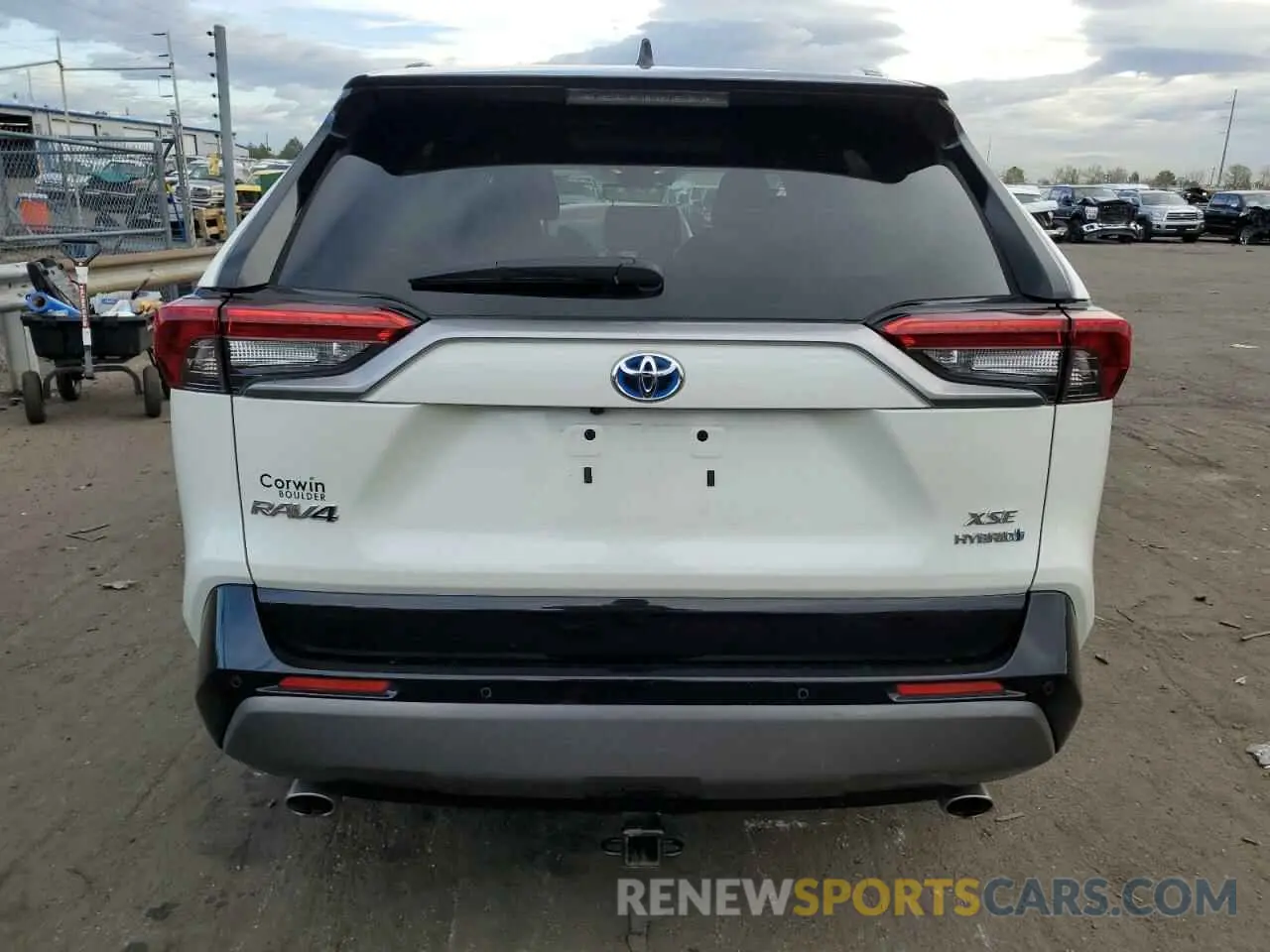 6 Photograph of a damaged car 4T3E6RFV0MU032833 TOYOTA RAV4 2021
