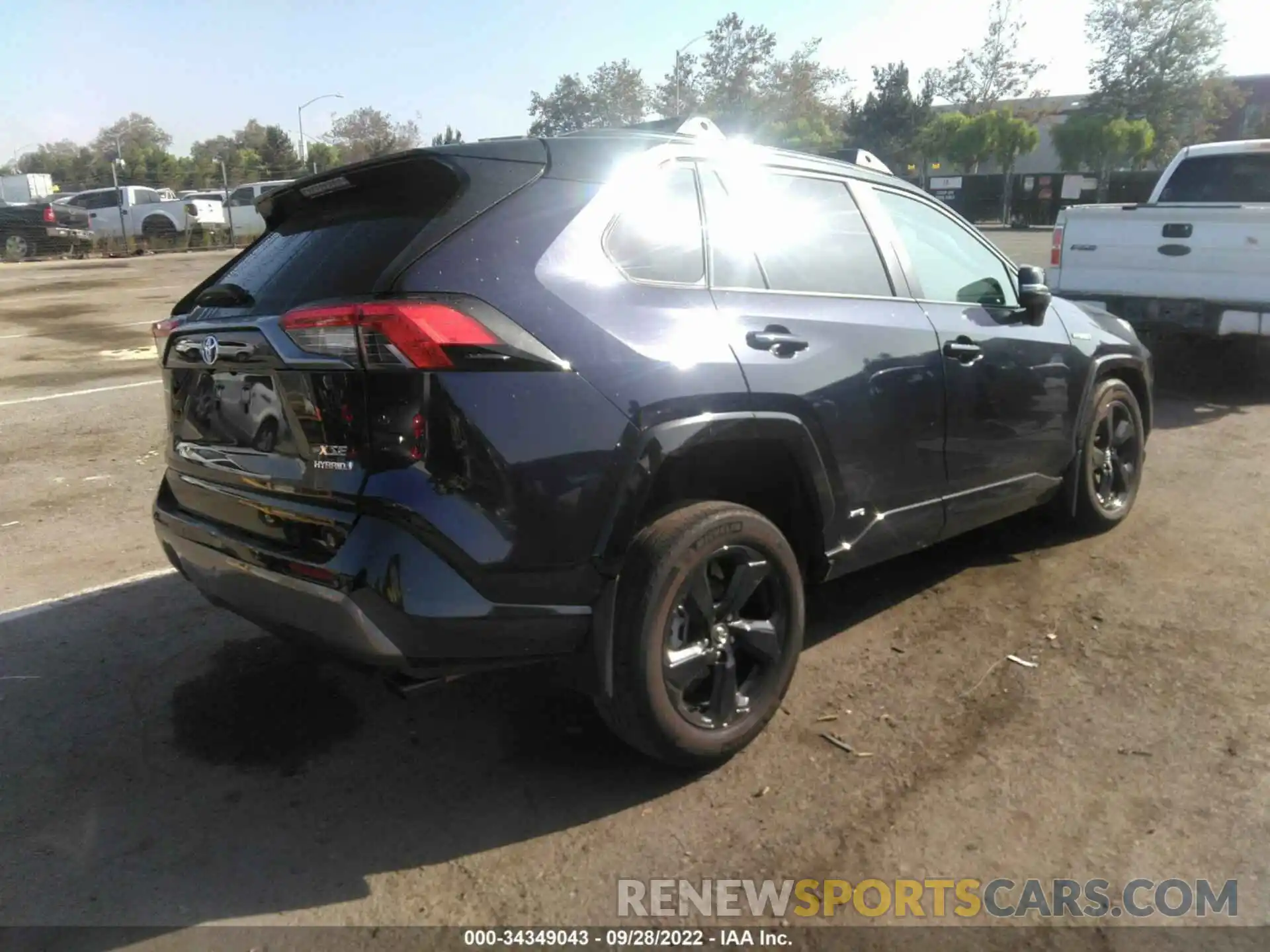 4 Photograph of a damaged car 4T3E6RFV1MU026989 TOYOTA RAV4 2021