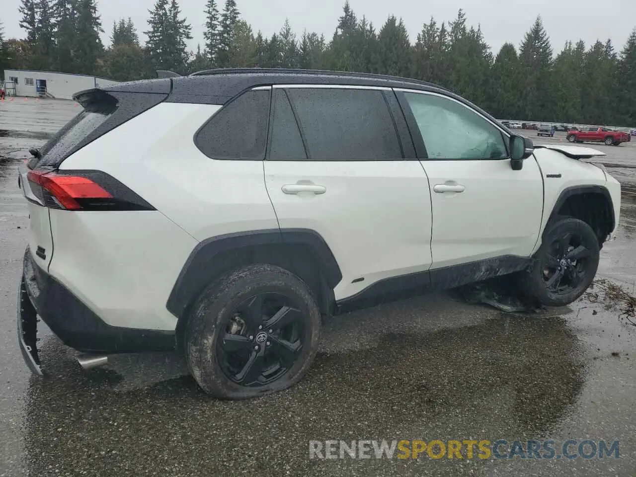 3 Photograph of a damaged car 4T3E6RFV2MU038102 TOYOTA RAV4 2021