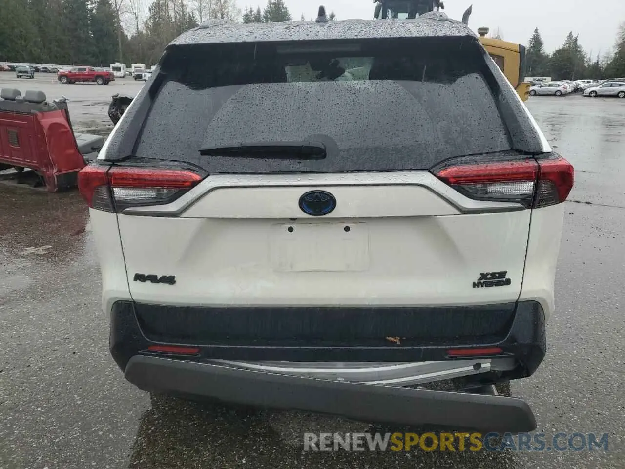 6 Photograph of a damaged car 4T3E6RFV2MU038102 TOYOTA RAV4 2021
