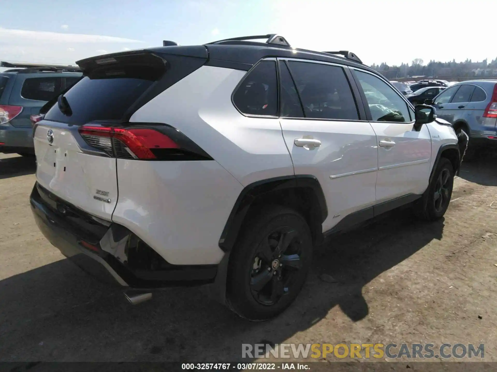 4 Photograph of a damaged car 4T3E6RFV2MU046250 TOYOTA RAV4 2021