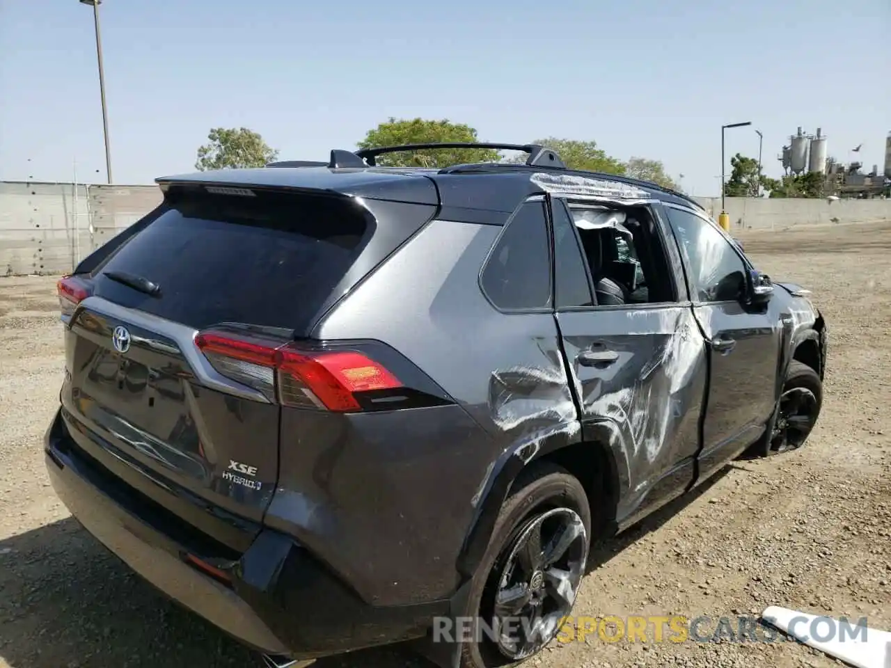 4 Photograph of a damaged car 4T3E6RFV2MU051769 TOYOTA RAV4 2021