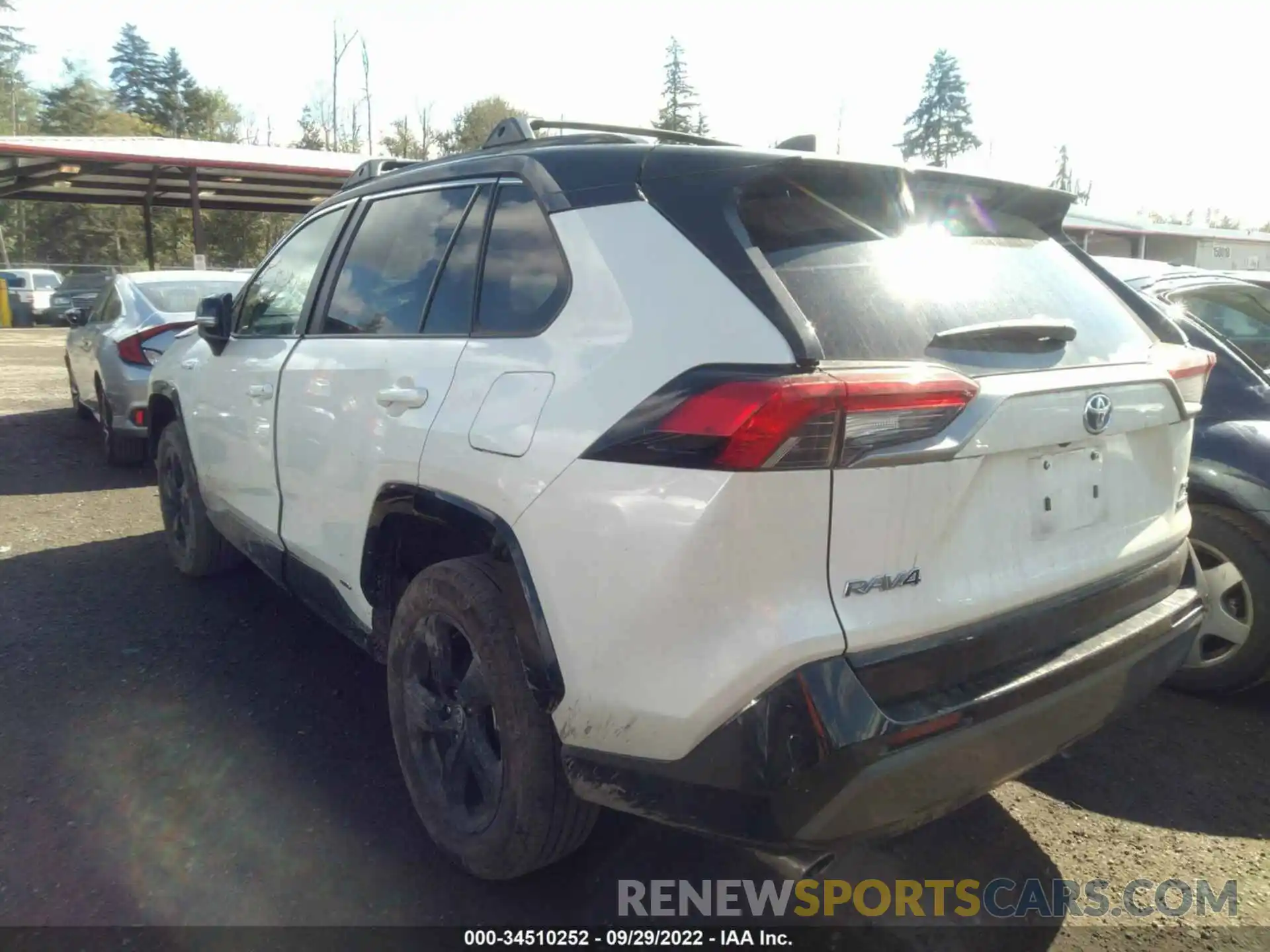 3 Photograph of a damaged car 4T3E6RFV3MU028100 TOYOTA RAV4 2021