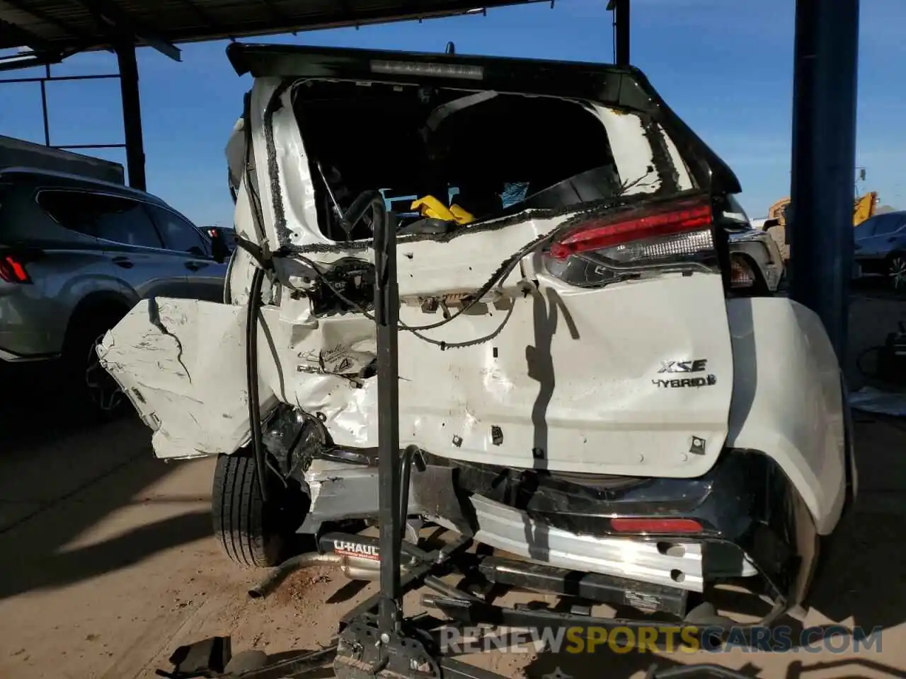 6 Photograph of a damaged car 4T3E6RFV3MU042739 TOYOTA RAV4 2021