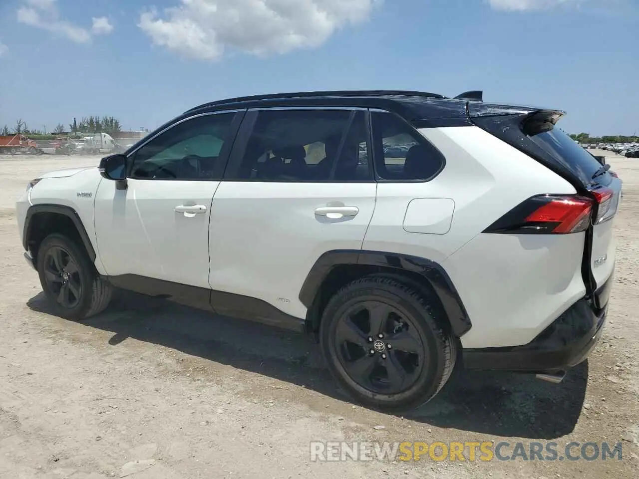 2 Photograph of a damaged car 4T3E6RFV3MU061808 TOYOTA RAV4 2021