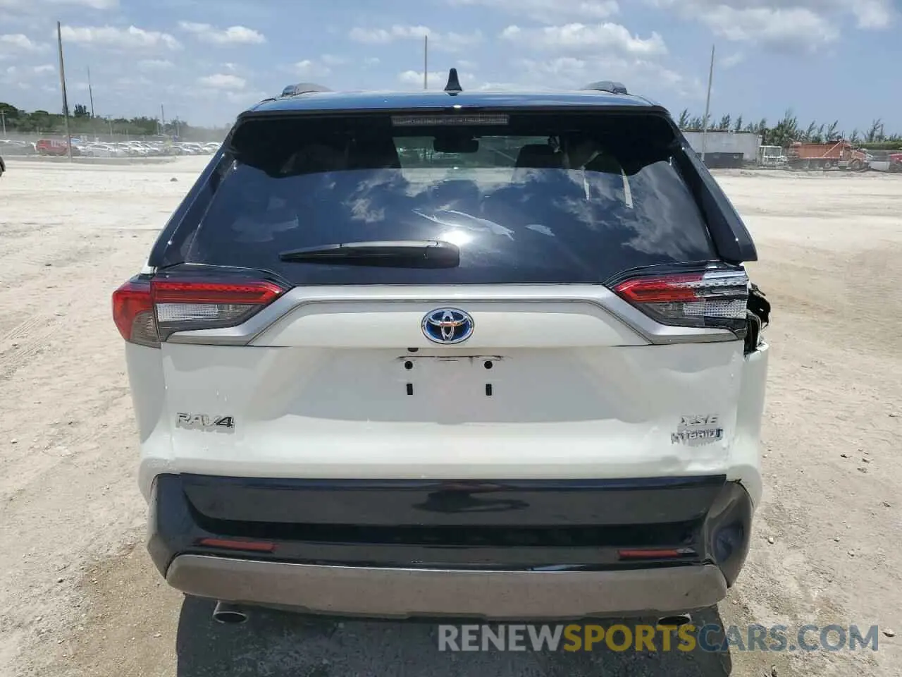 6 Photograph of a damaged car 4T3E6RFV3MU061808 TOYOTA RAV4 2021