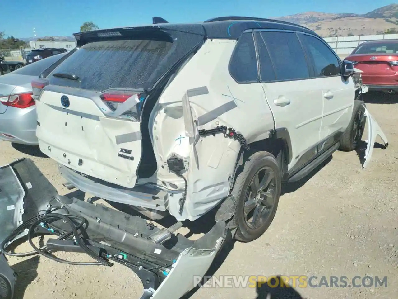 4 Photograph of a damaged car 4T3E6RFV4MU003531 TOYOTA RAV4 2021