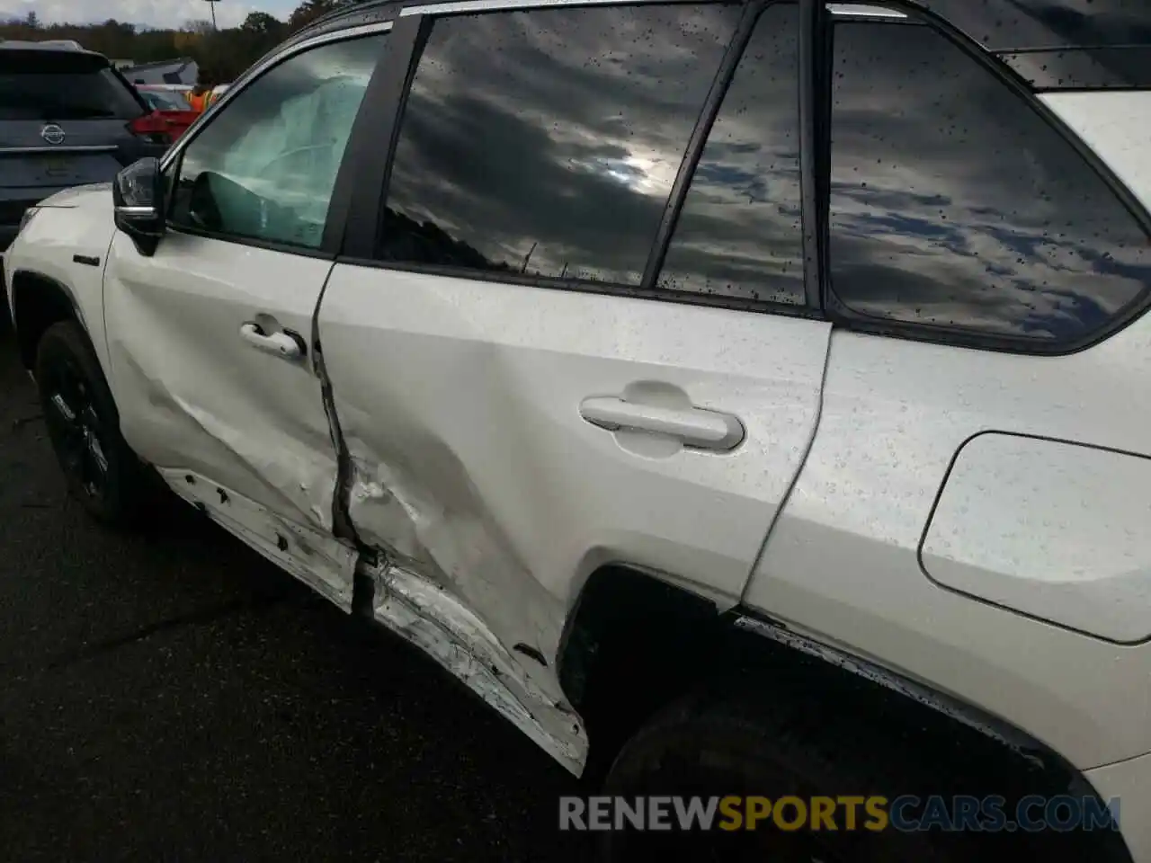 10 Photograph of a damaged car 4T3E6RFV4MU012195 TOYOTA RAV4 2021