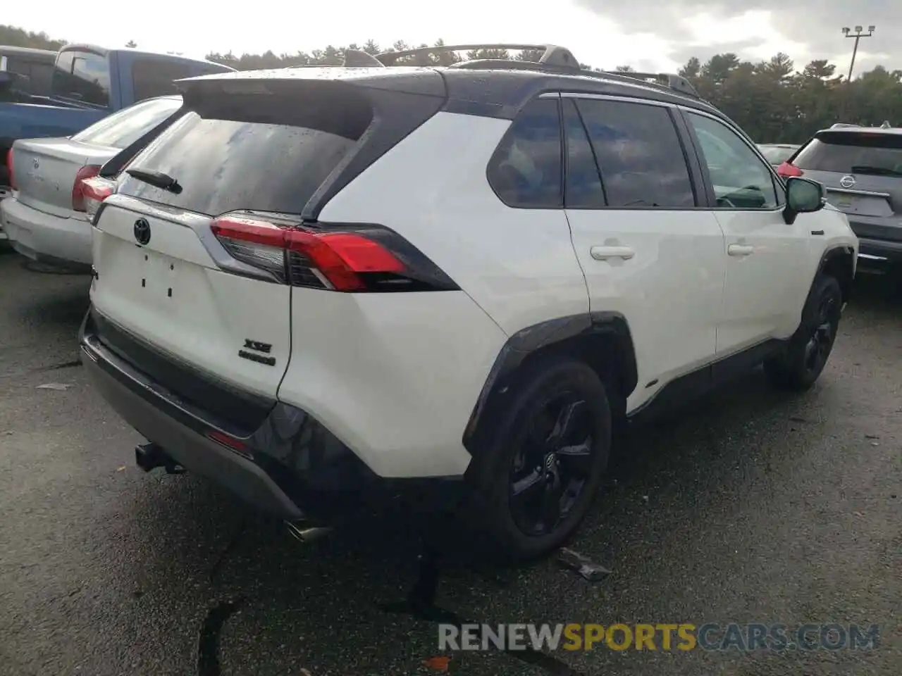 4 Photograph of a damaged car 4T3E6RFV4MU012195 TOYOTA RAV4 2021