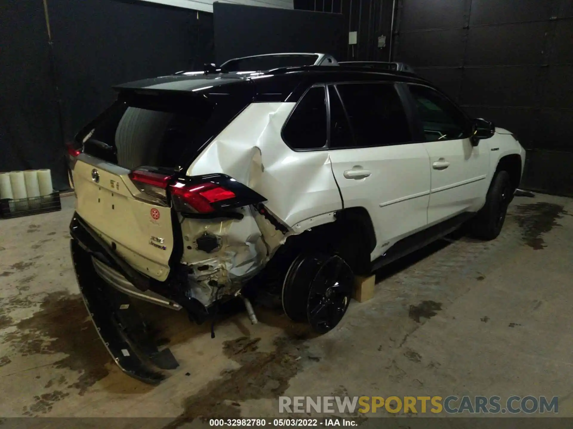 4 Photograph of a damaged car 4T3E6RFV4MU034021 TOYOTA RAV4 2021