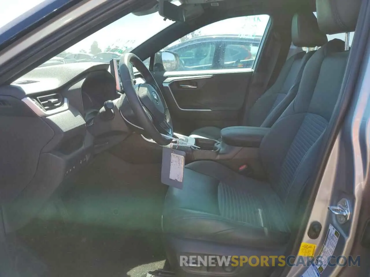7 Photograph of a damaged car 4T3E6RFV6MU053802 TOYOTA RAV4 2021