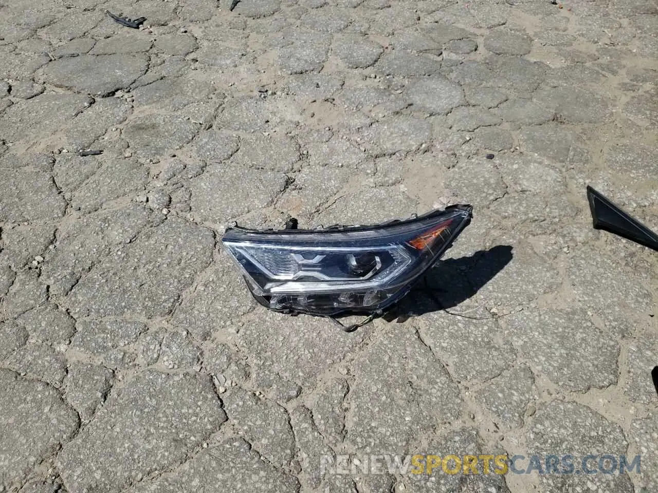 13 Photograph of a damaged car 4T3E6RFV8MU021367 TOYOTA RAV4 2021