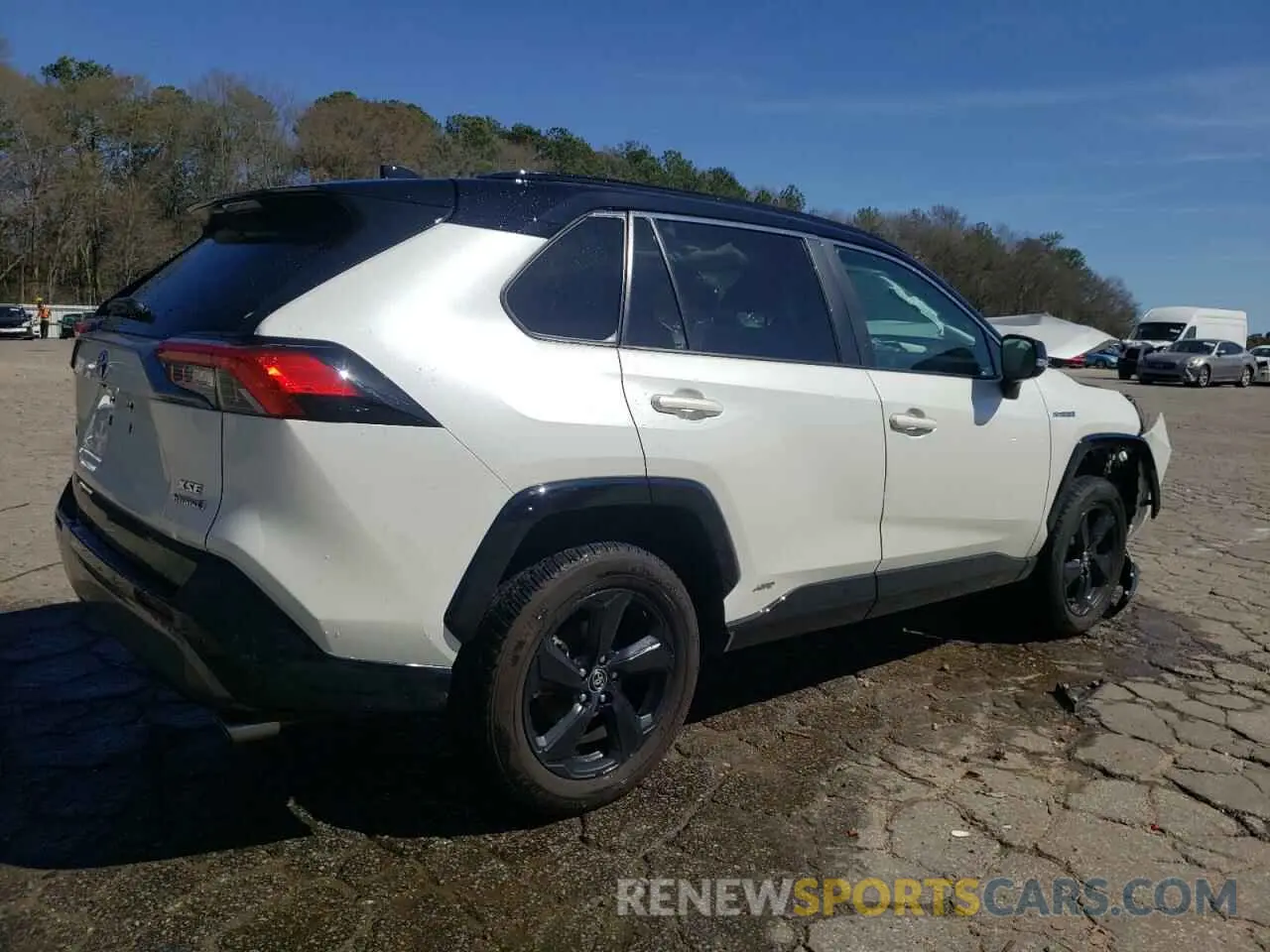 3 Photograph of a damaged car 4T3E6RFV8MU021367 TOYOTA RAV4 2021